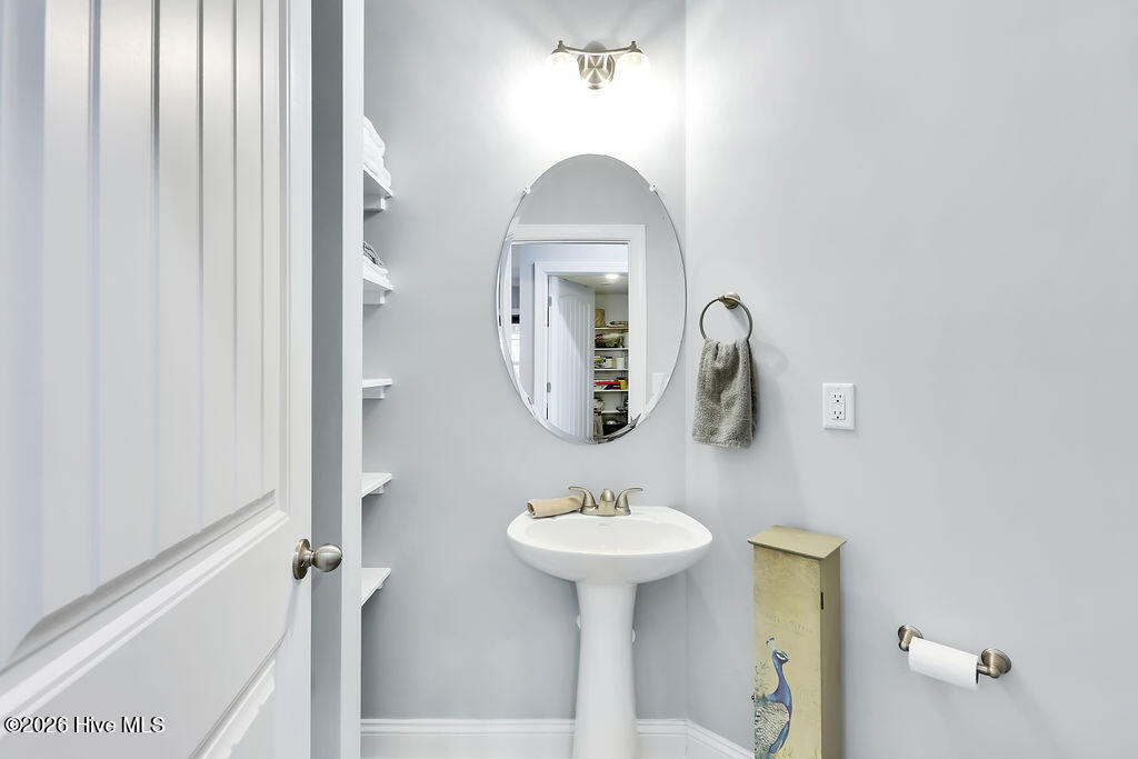 100548902 | Photo 15