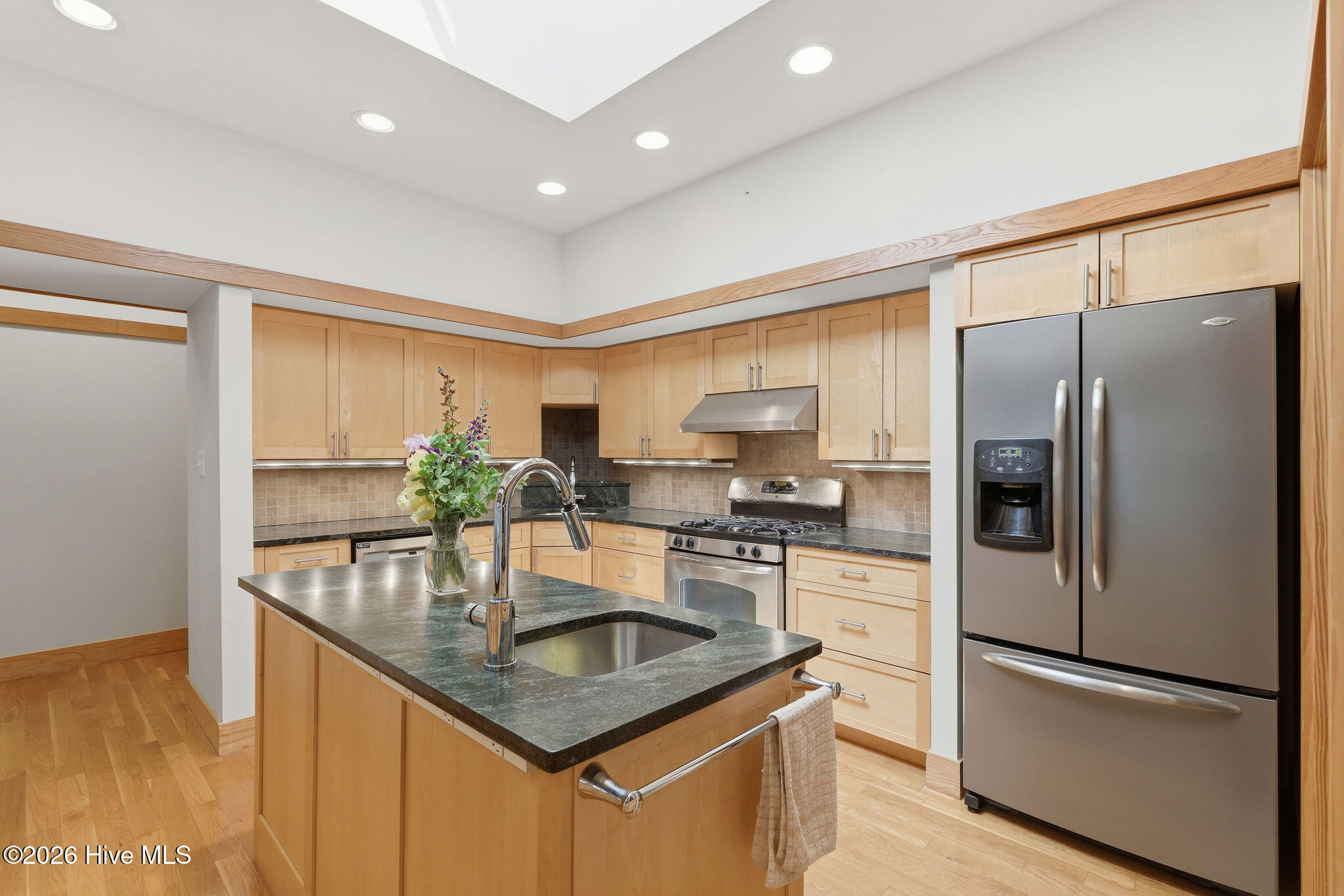 100569152 | Photo 17