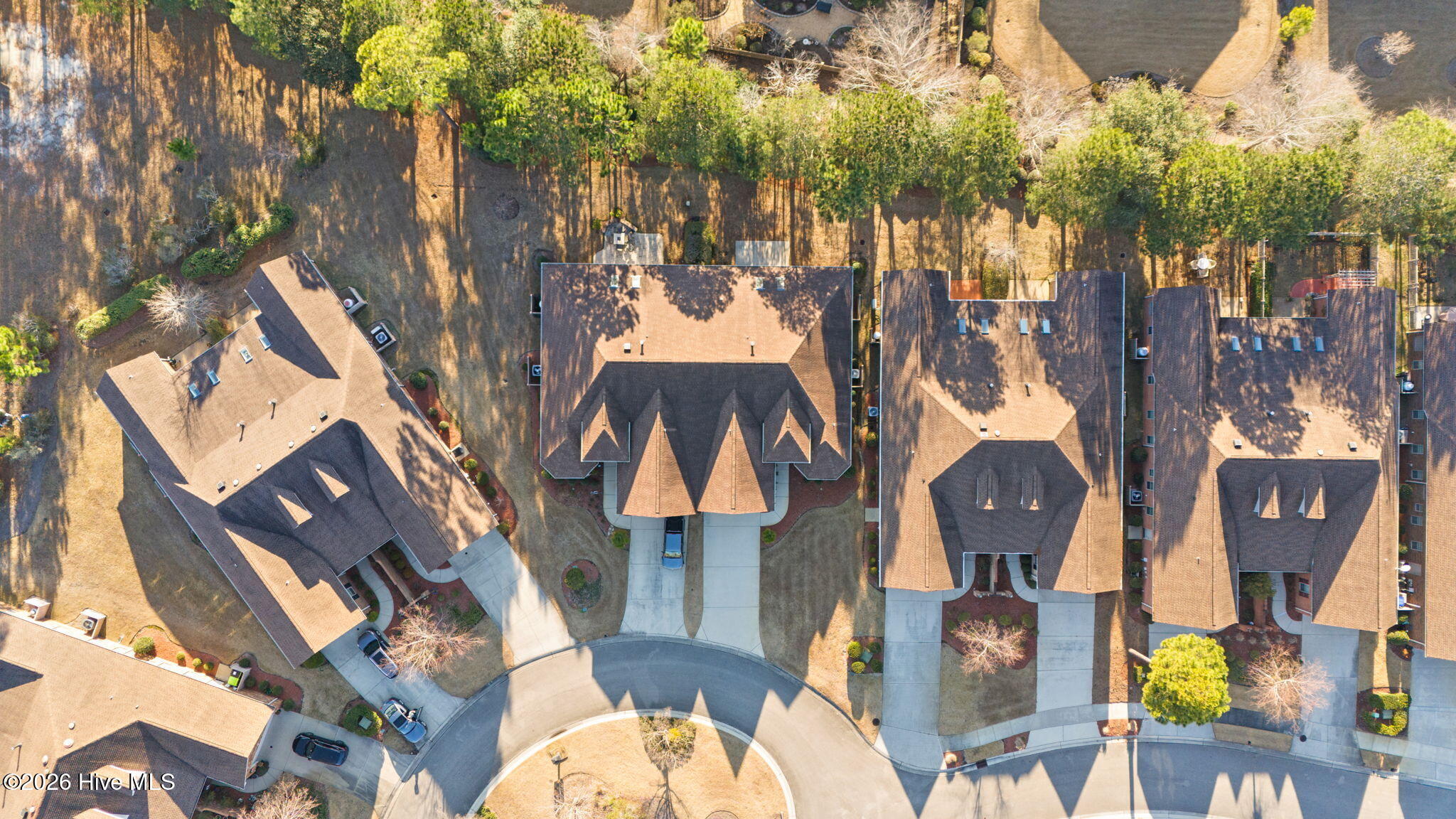 100547610 | Photo 39