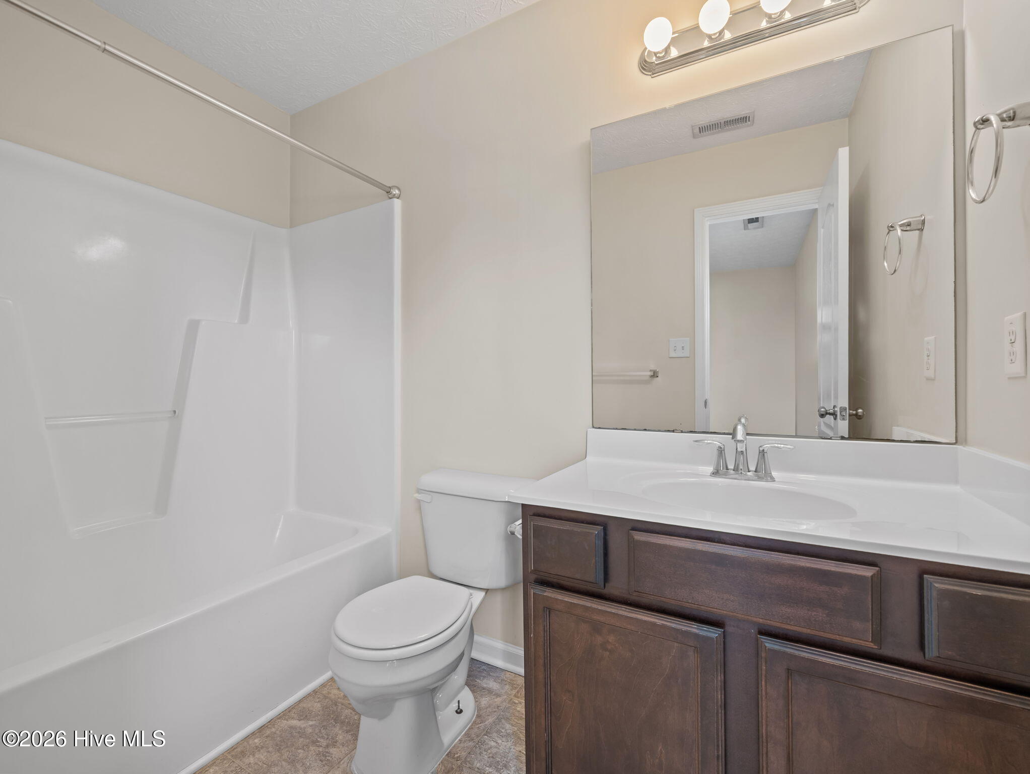 100570571 | Photo 11