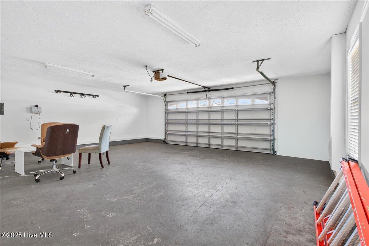 100539254 | Photo 24