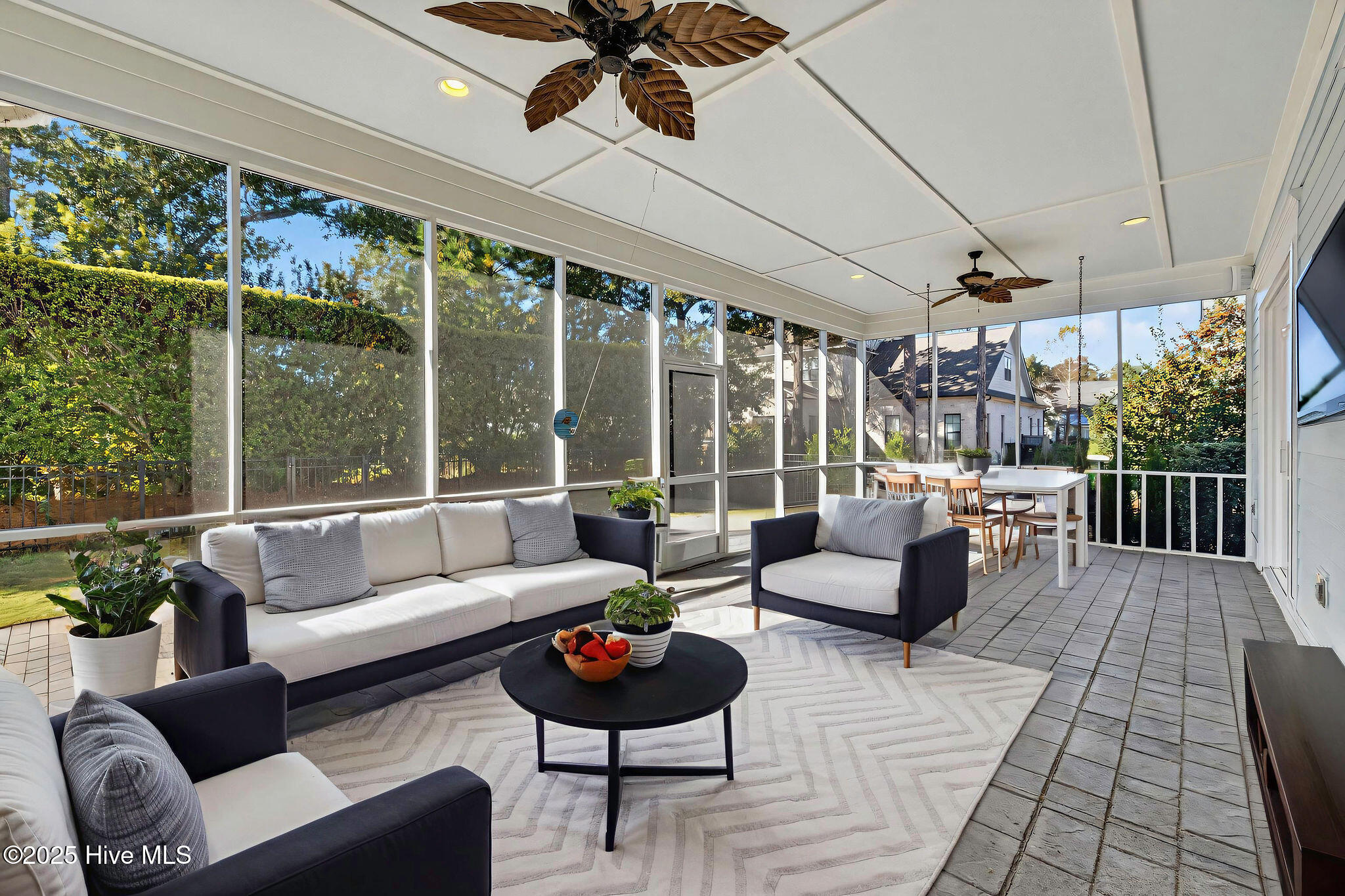 100559766 | Photo 62