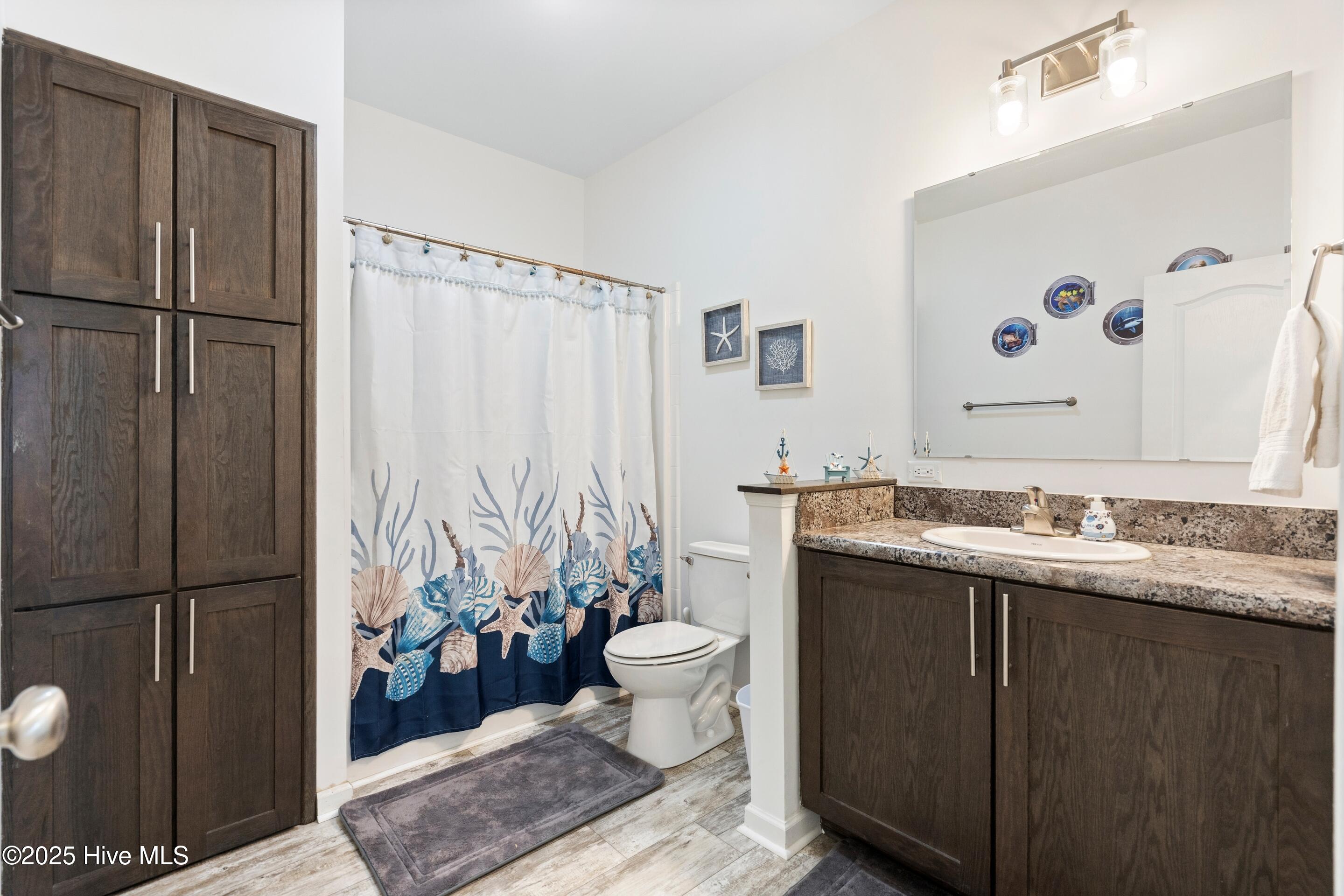 100542826 | Photo 28