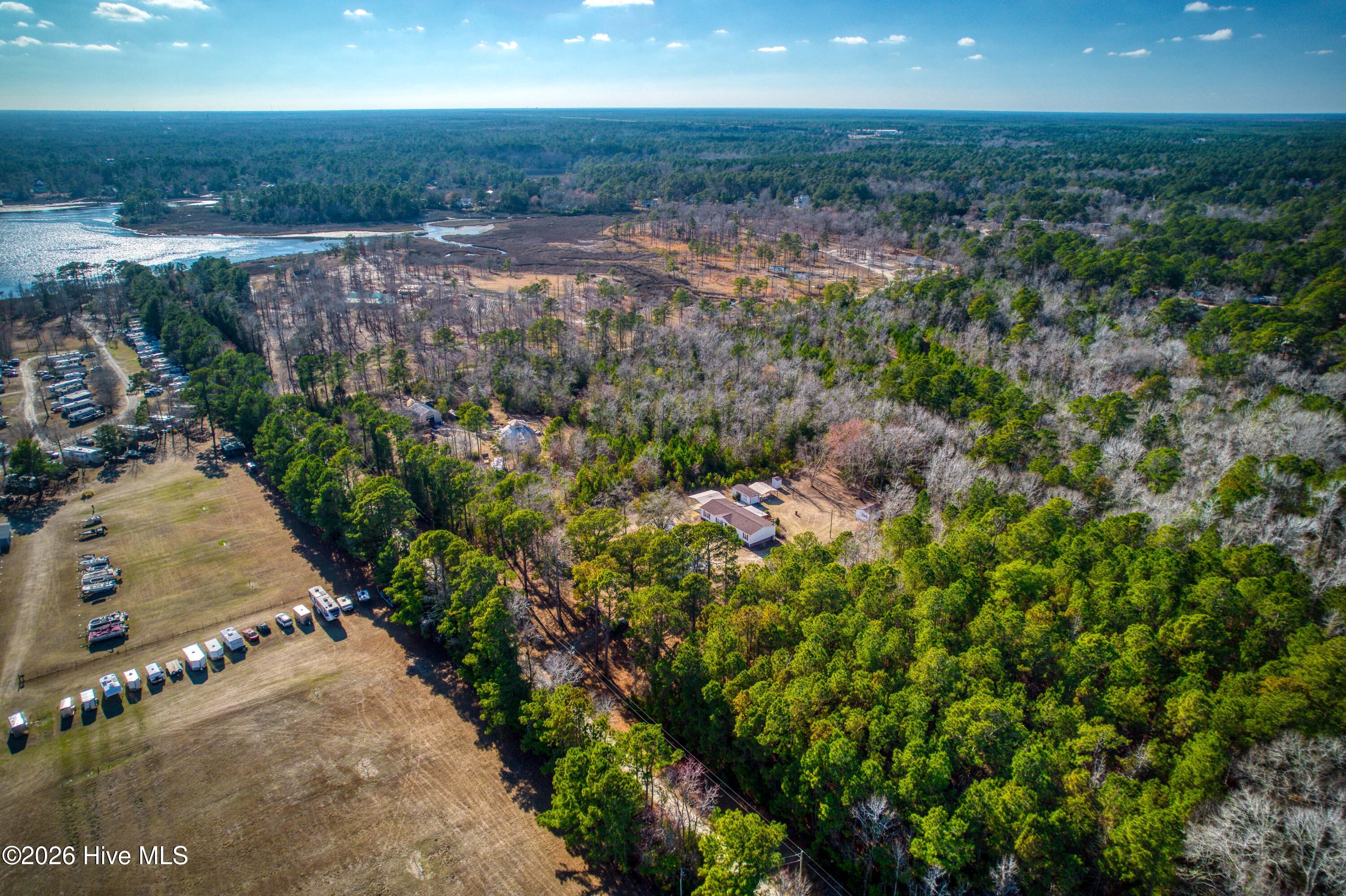 100557580 | Photo 42