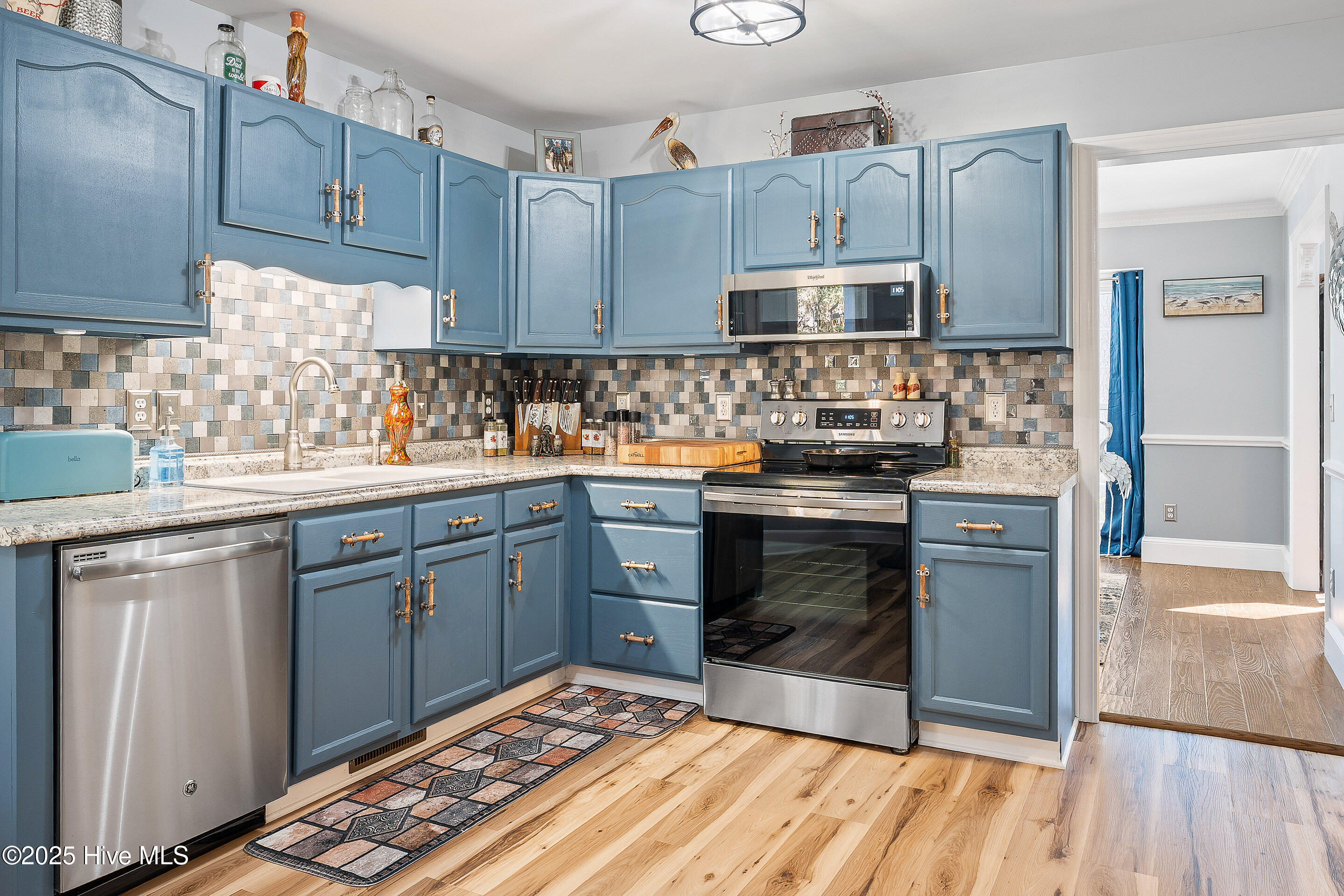 100542909 | Photo 27