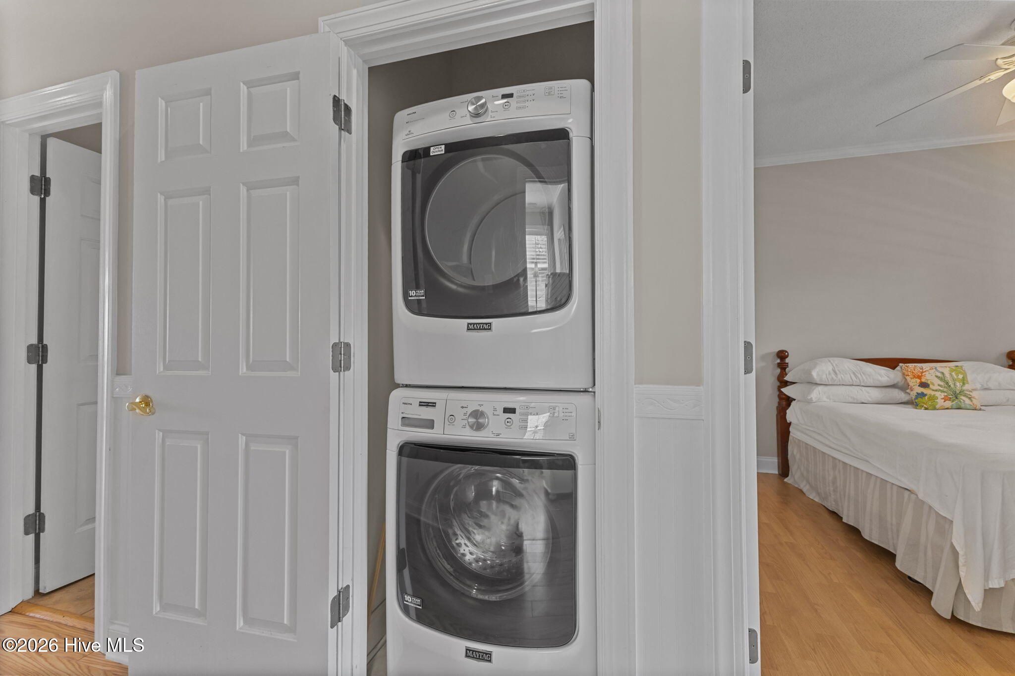 100565835 | Photo 31