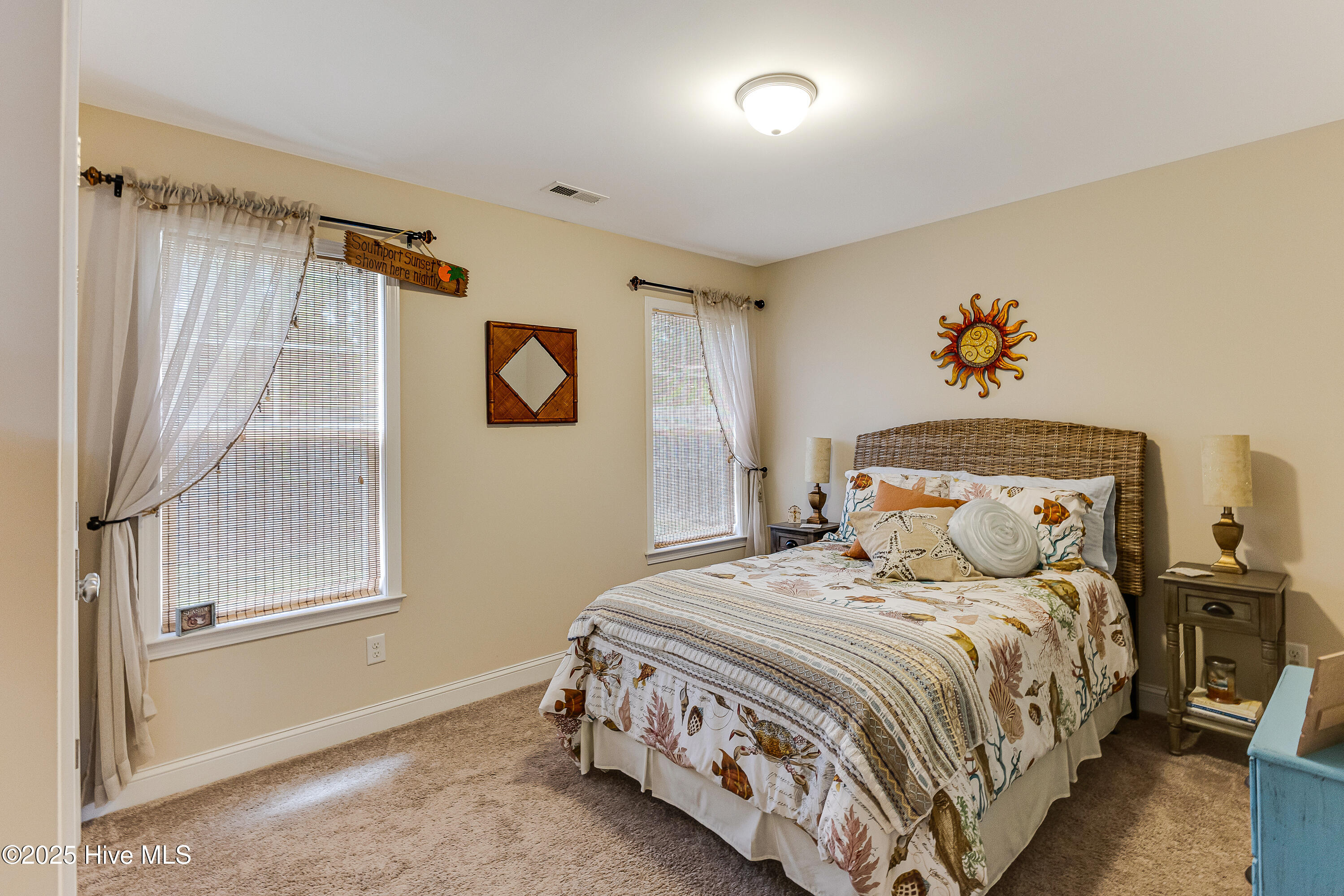 100516362 | Photo 21