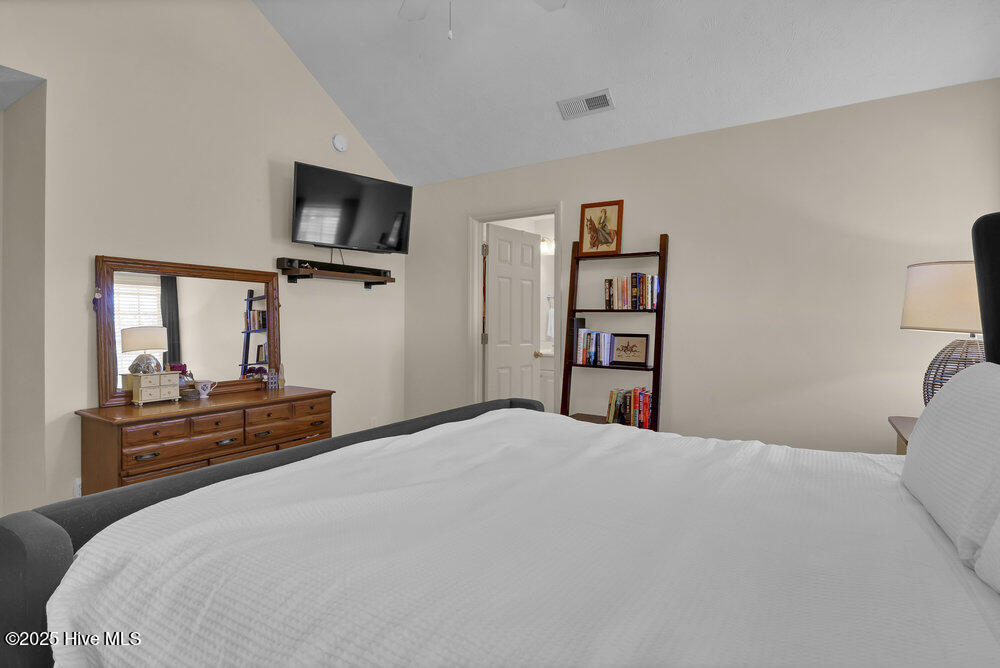 100555052 | Photo 14