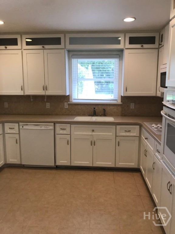 17 Piney Point Road, Savannah, GA 31410 Listing Photo  2