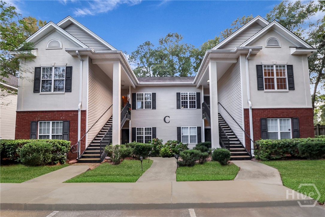 11 River Trace Court