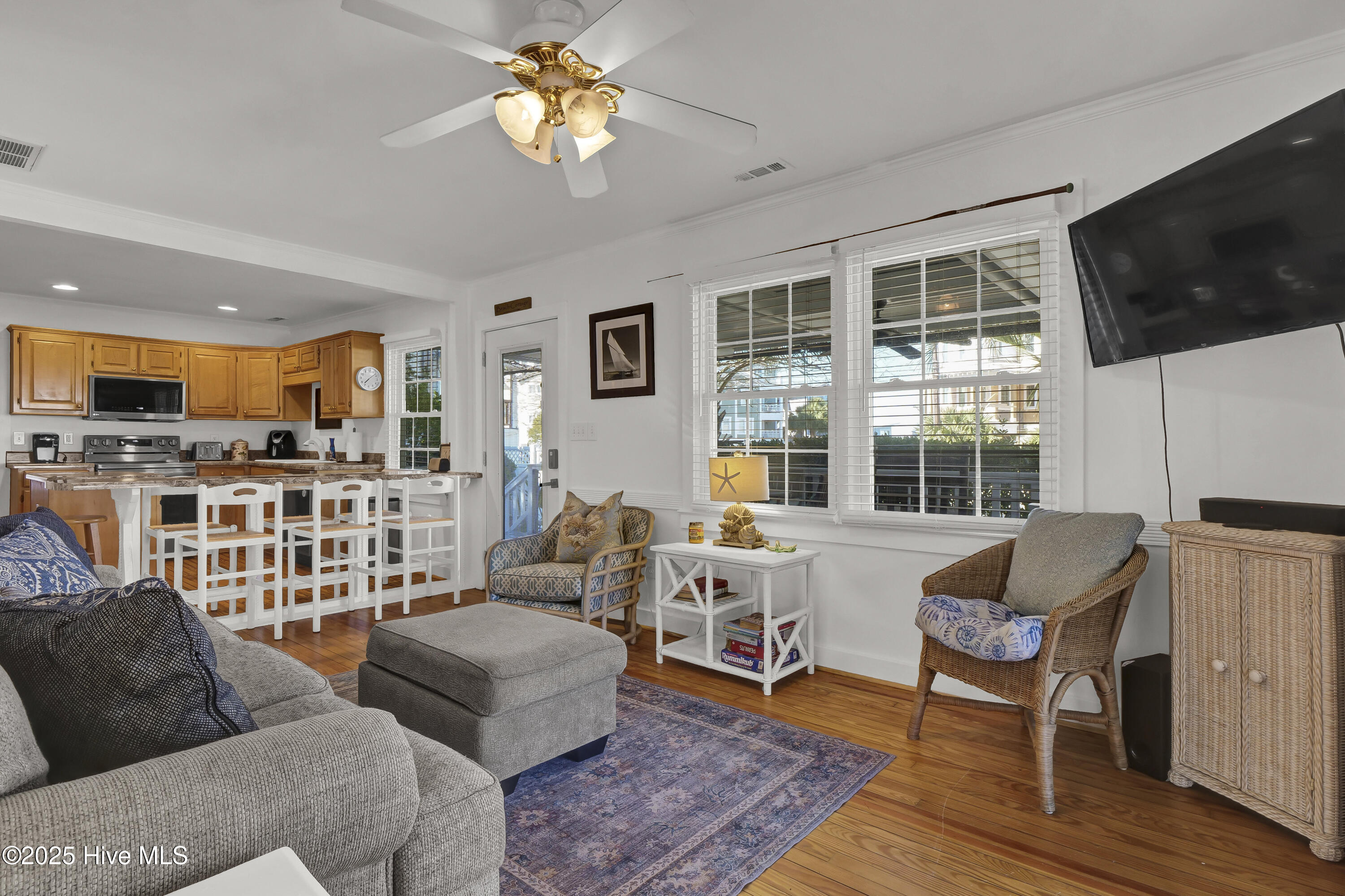 100537490 | Photo 11