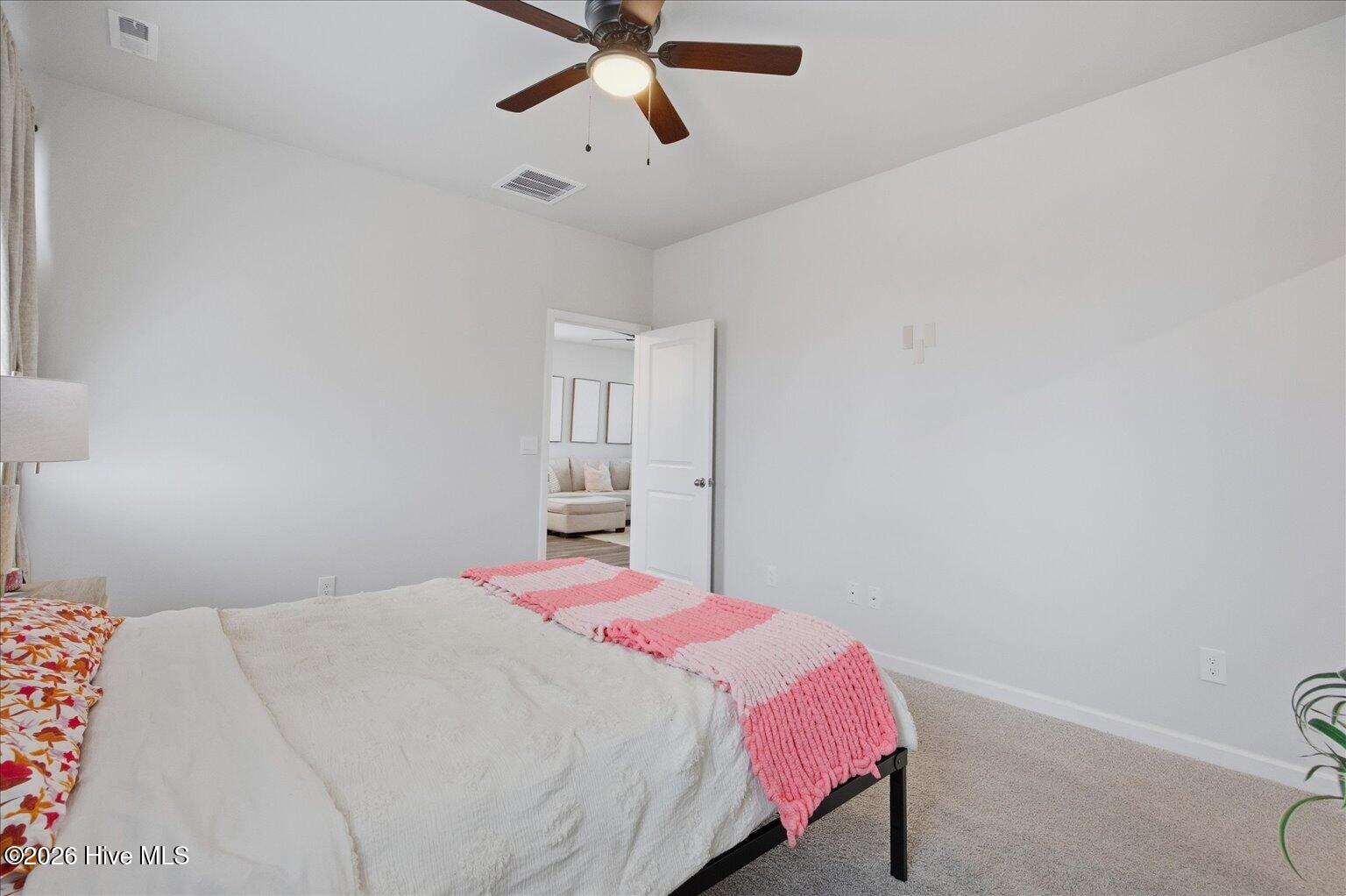 100557275 | Photo 13