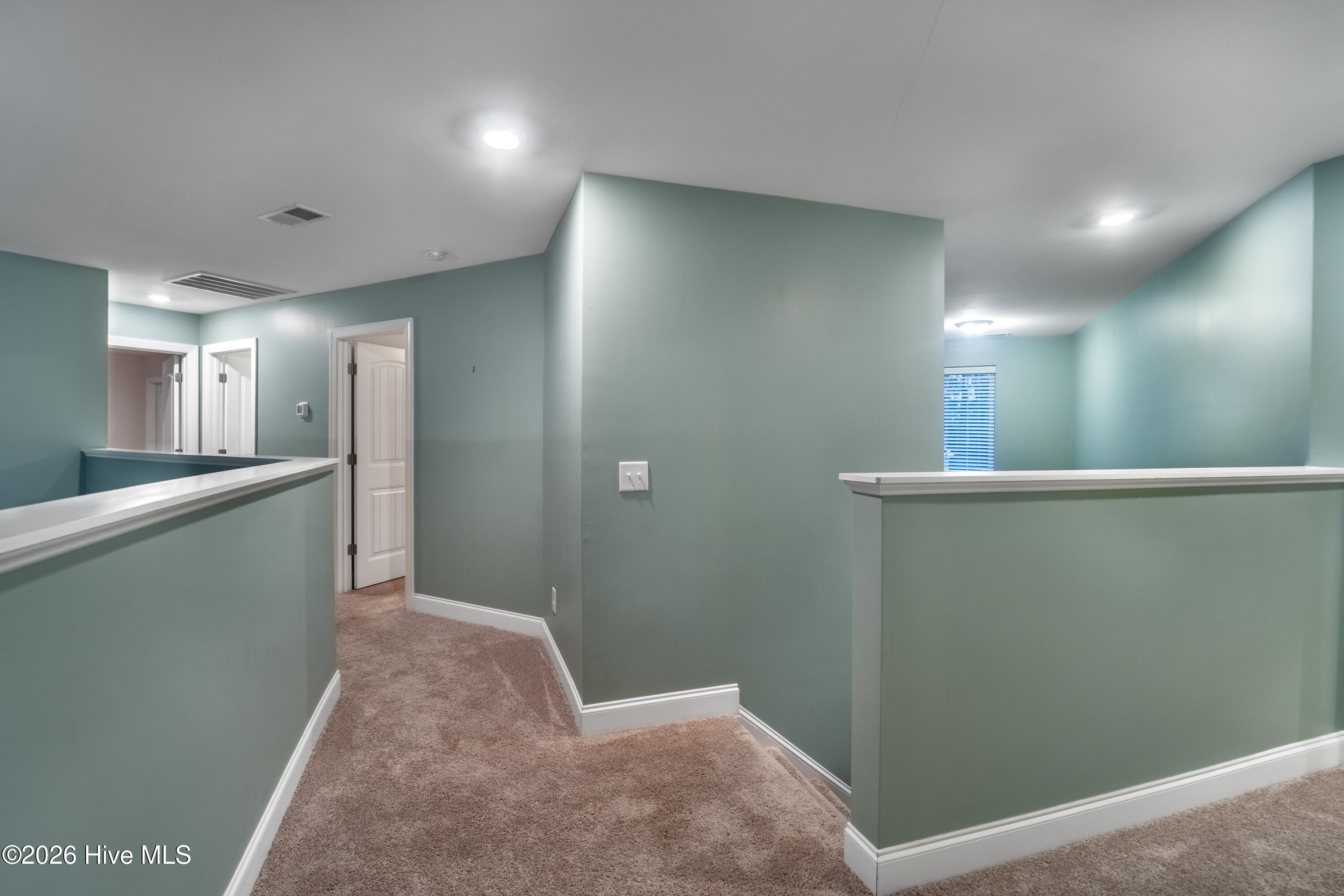 100553861 | Photo 21