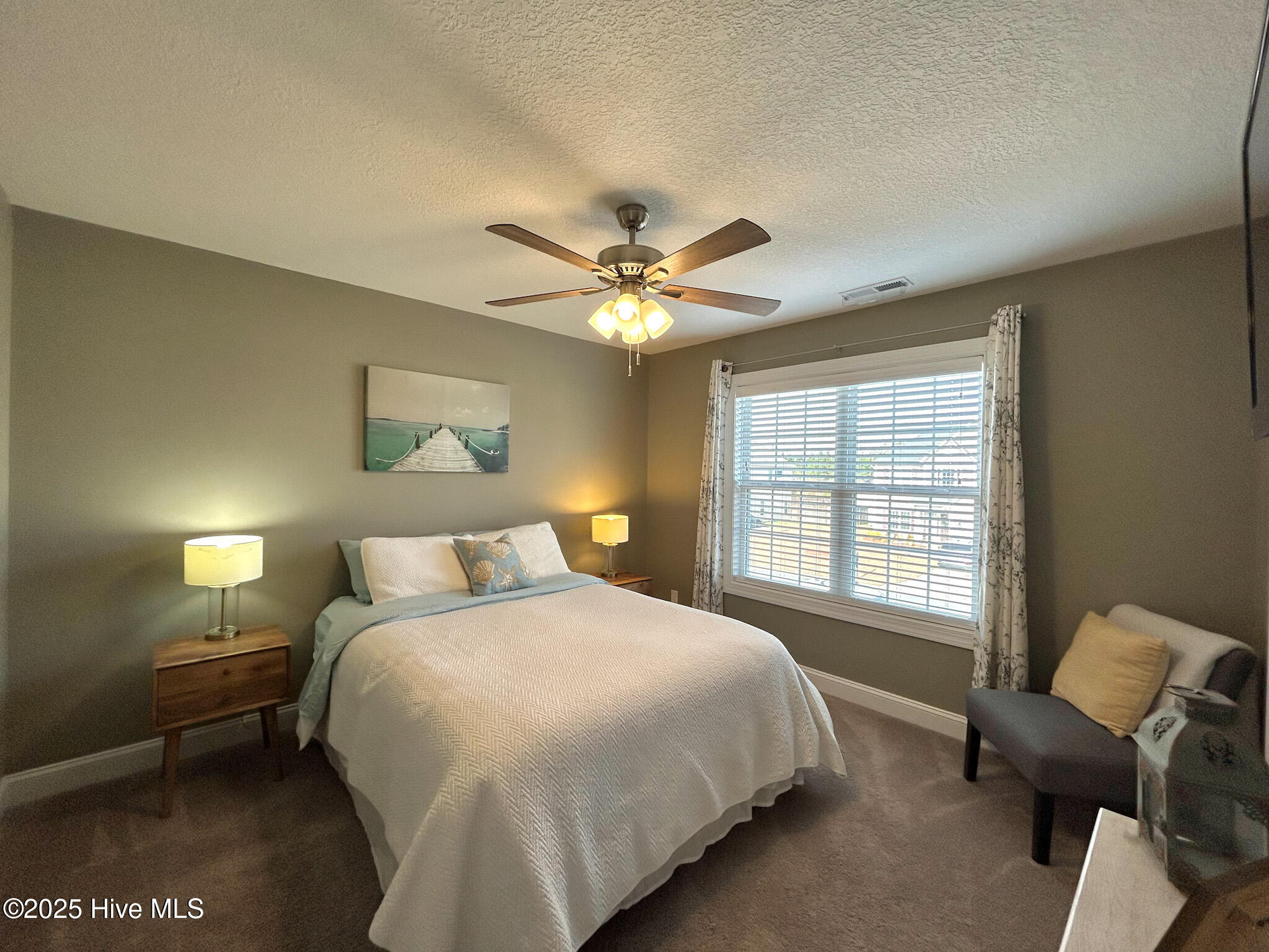 100545888 | Photo 44