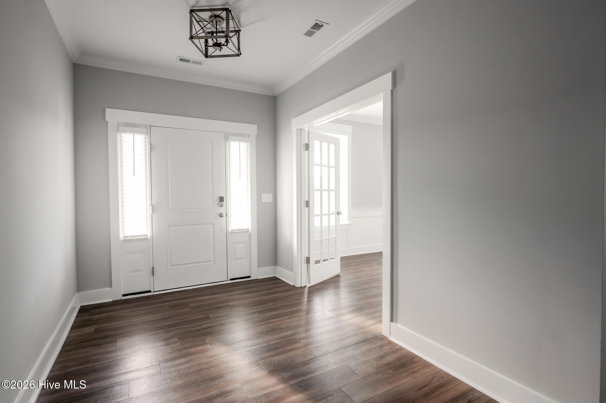 100567790 | Photo 10