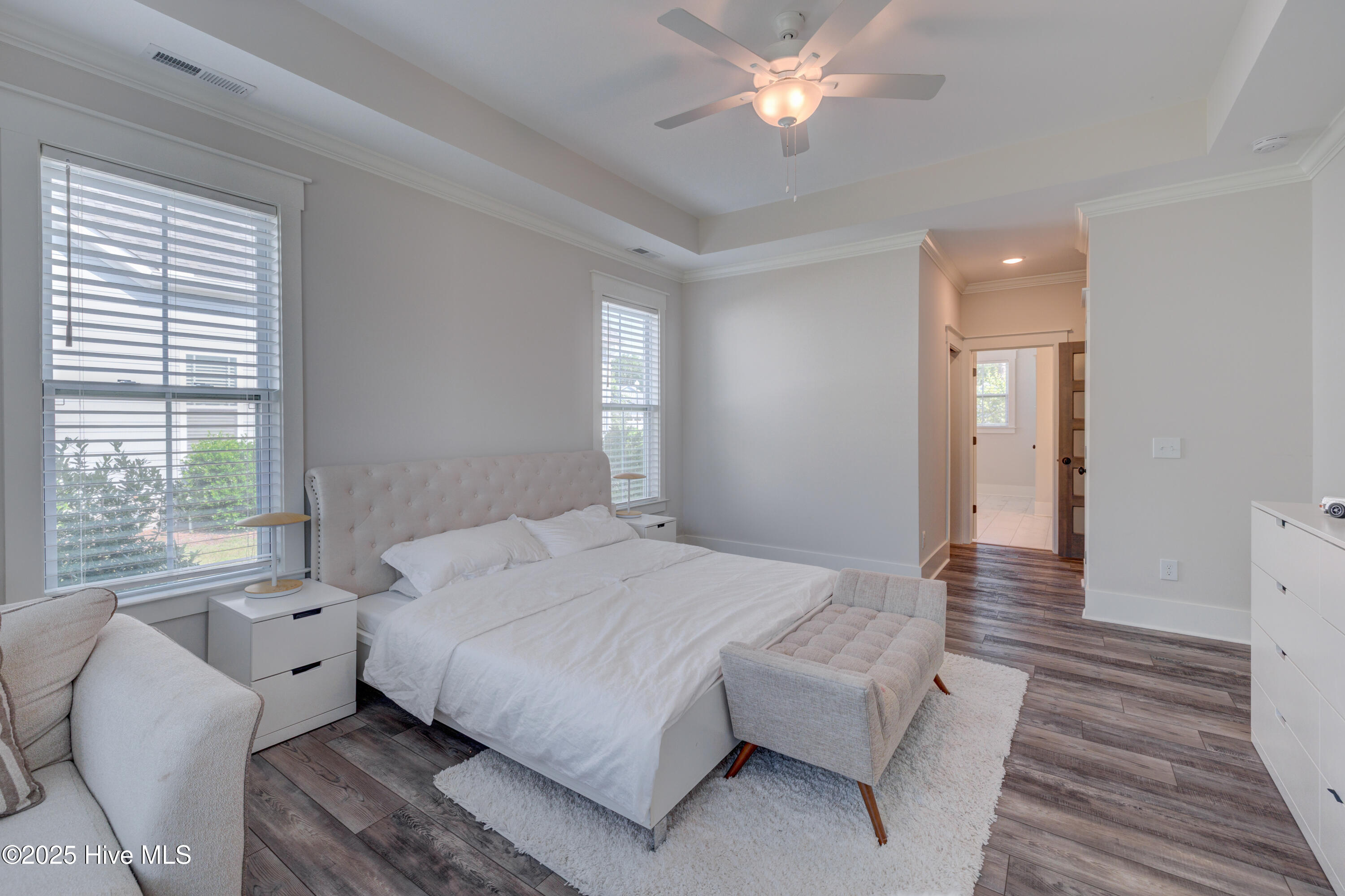 100553417 | Photo 36