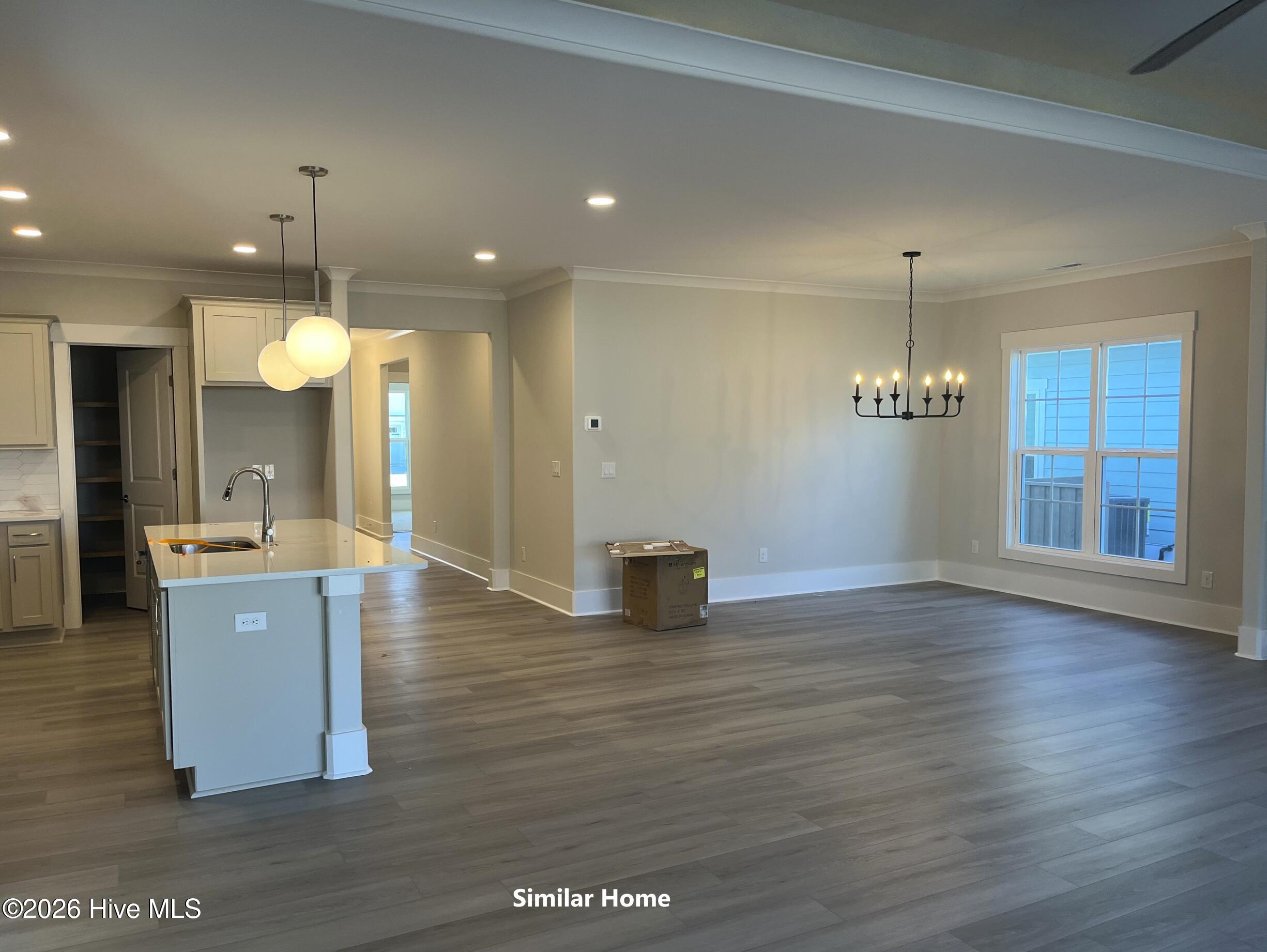 100553760 | Photo 10