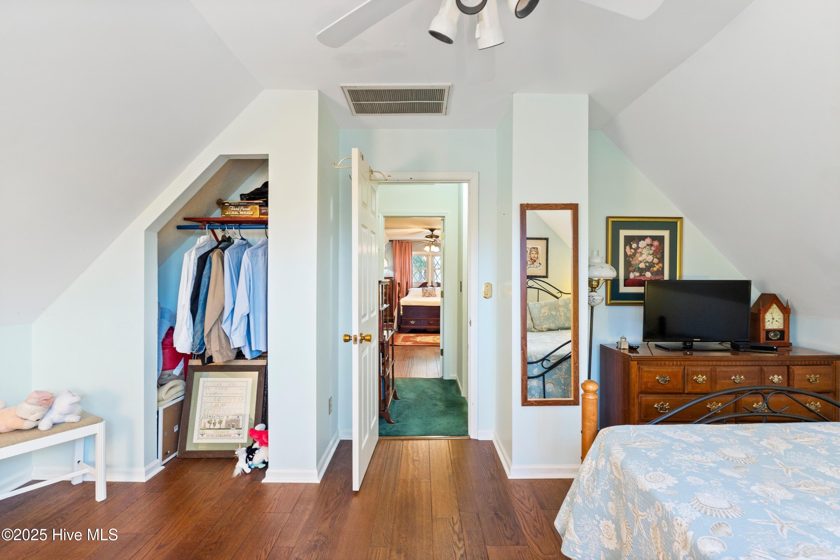 100548046 | Photo 36