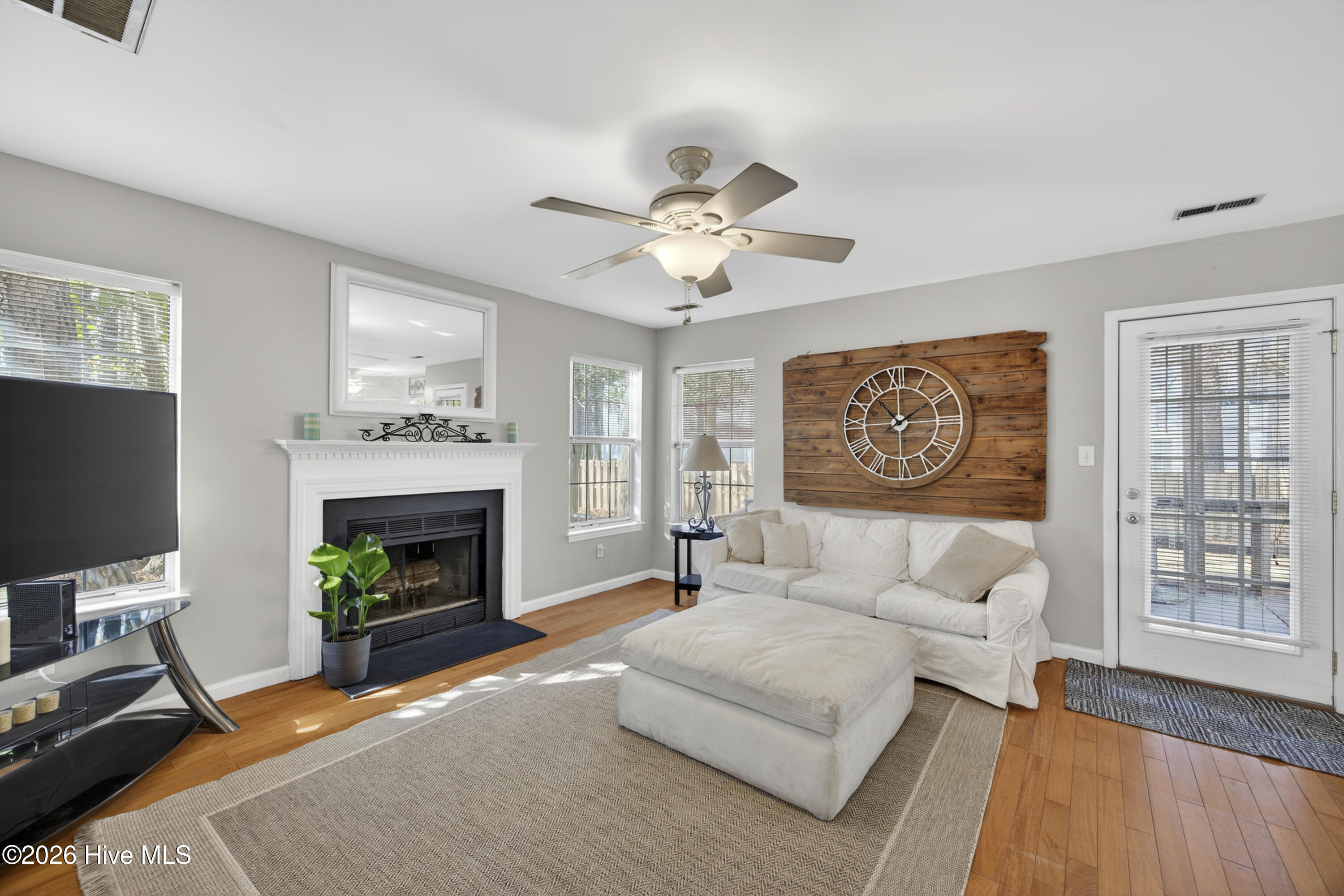 100550573 | Photo 19