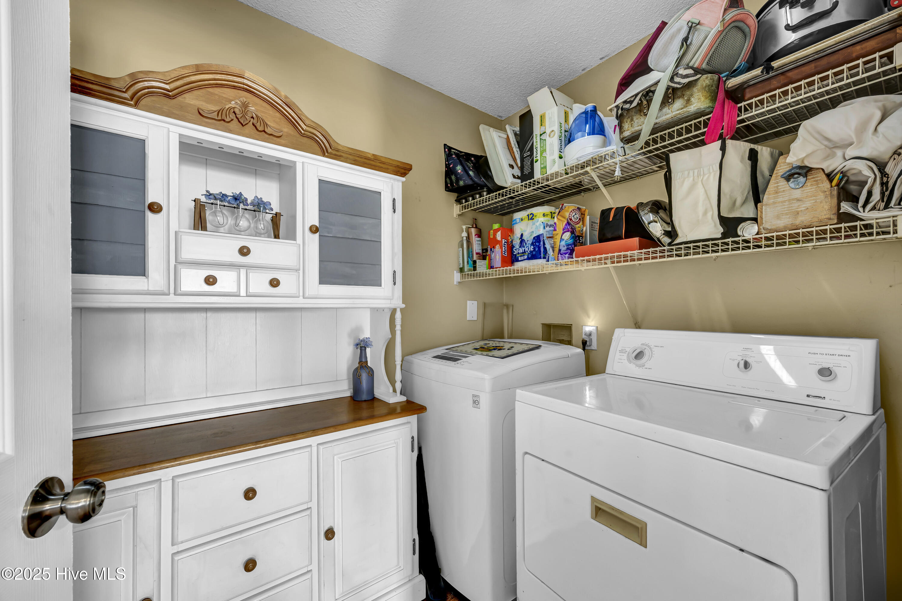 100525615 | Photo 22