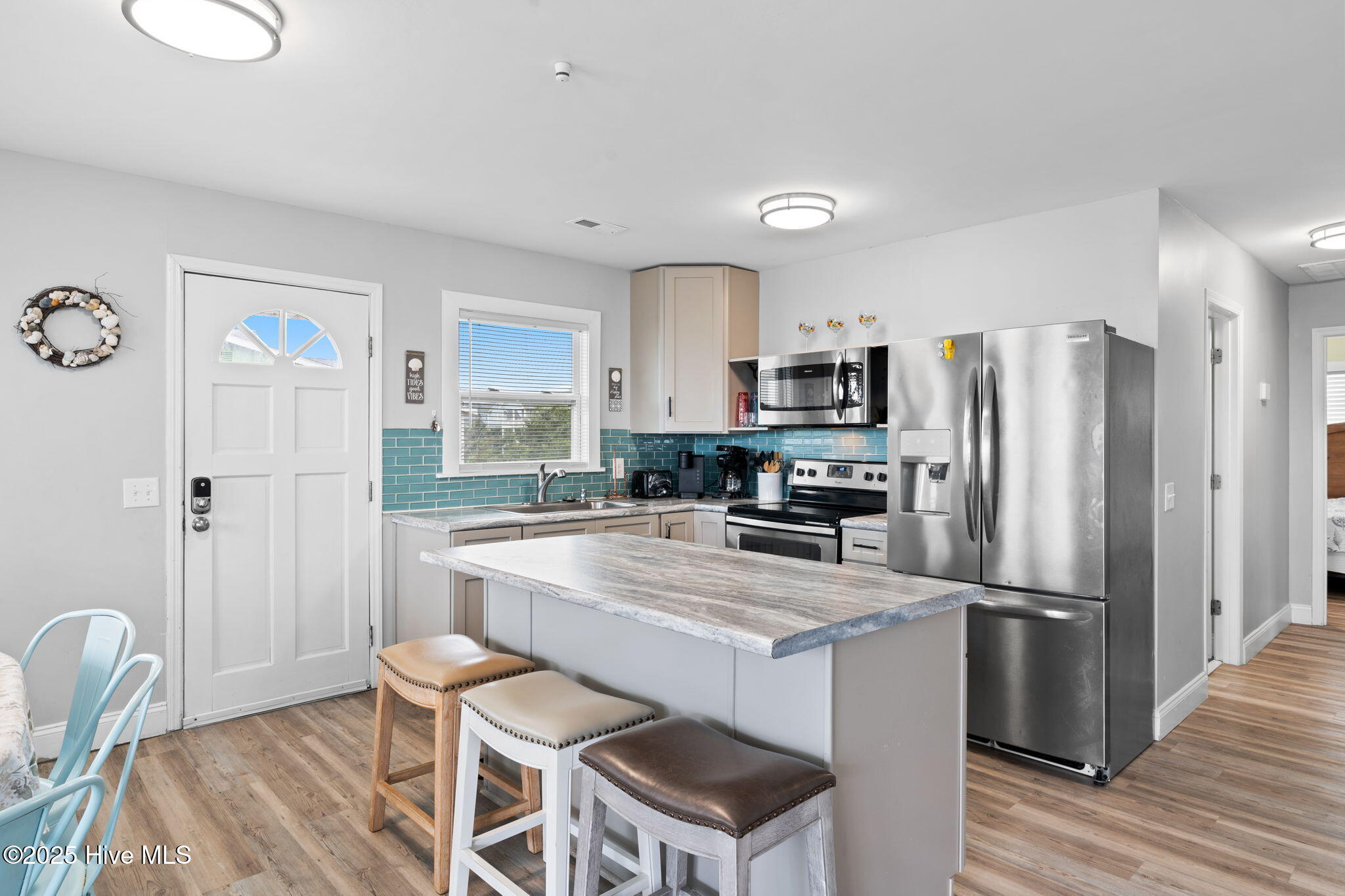 100510306 | Photo 11