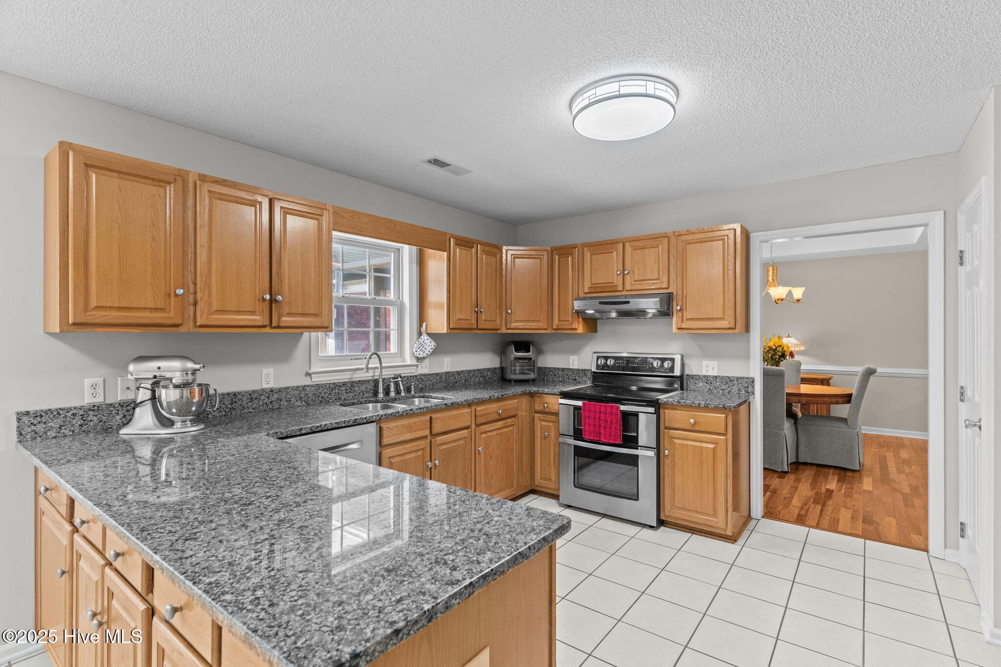 100543111 | Photo 13