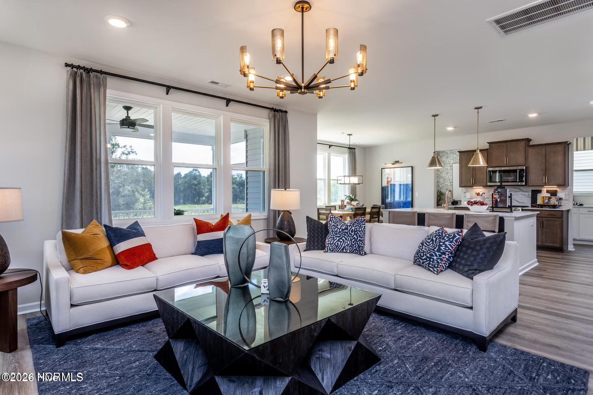 100554020 | Photo 10