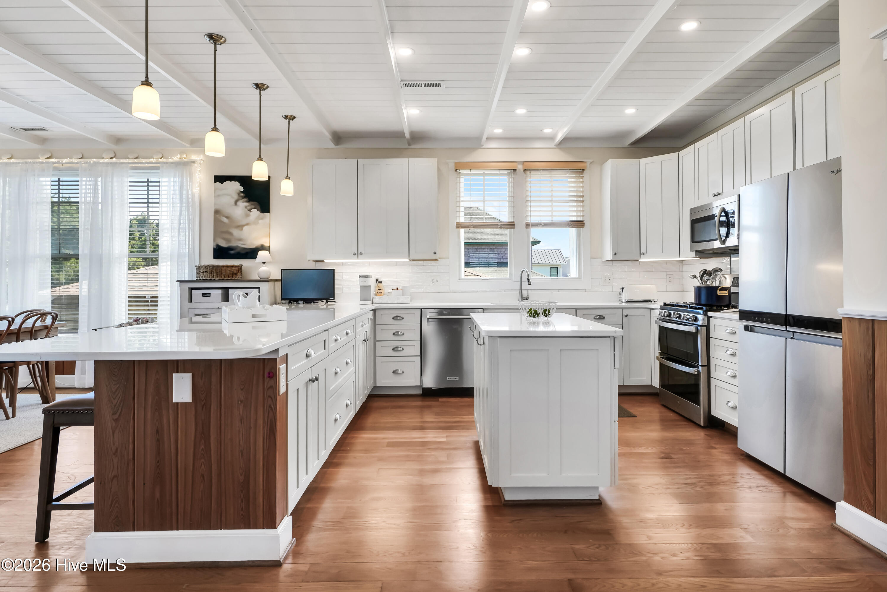 100562457 | Photo 30