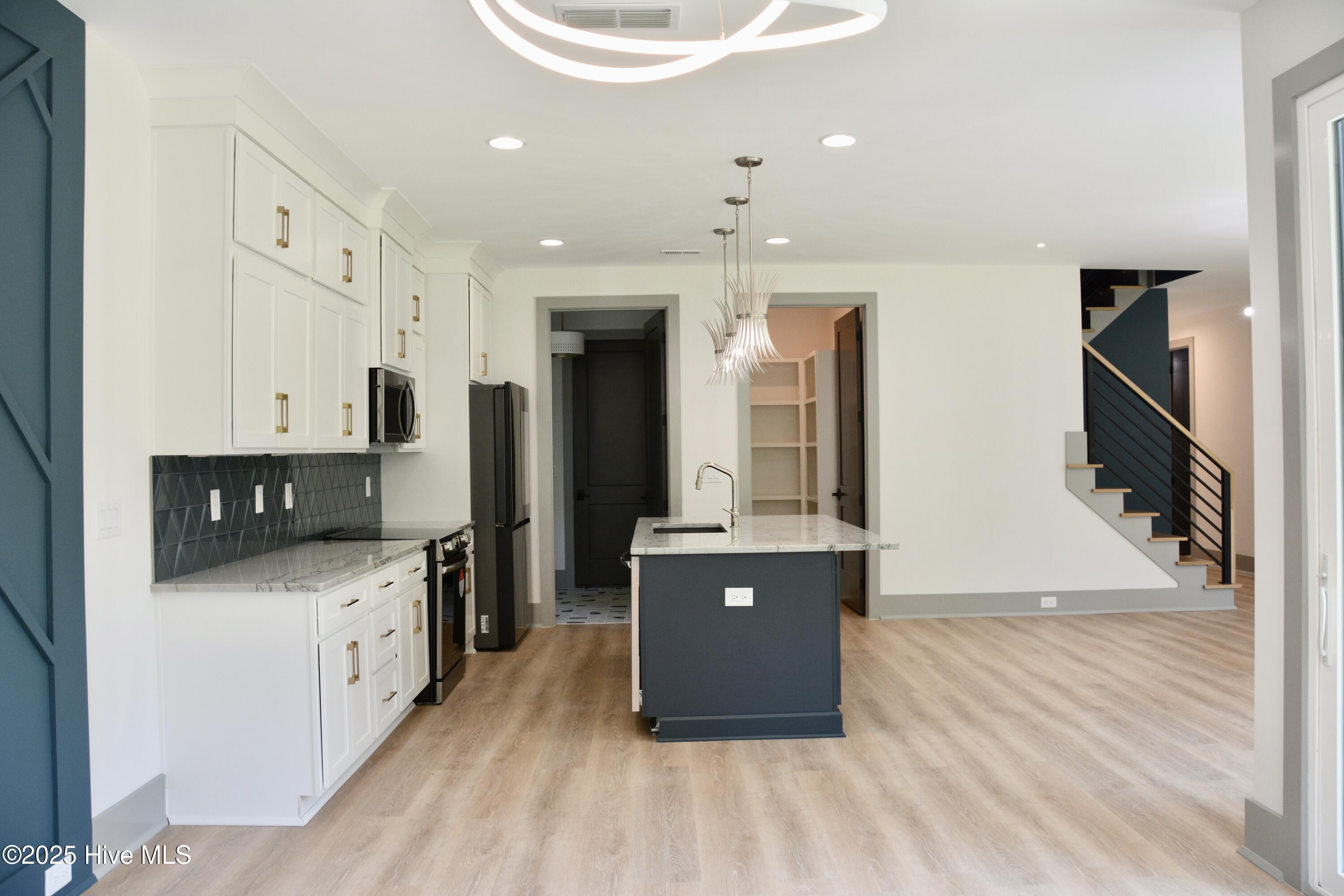 100508502 | Photo 29