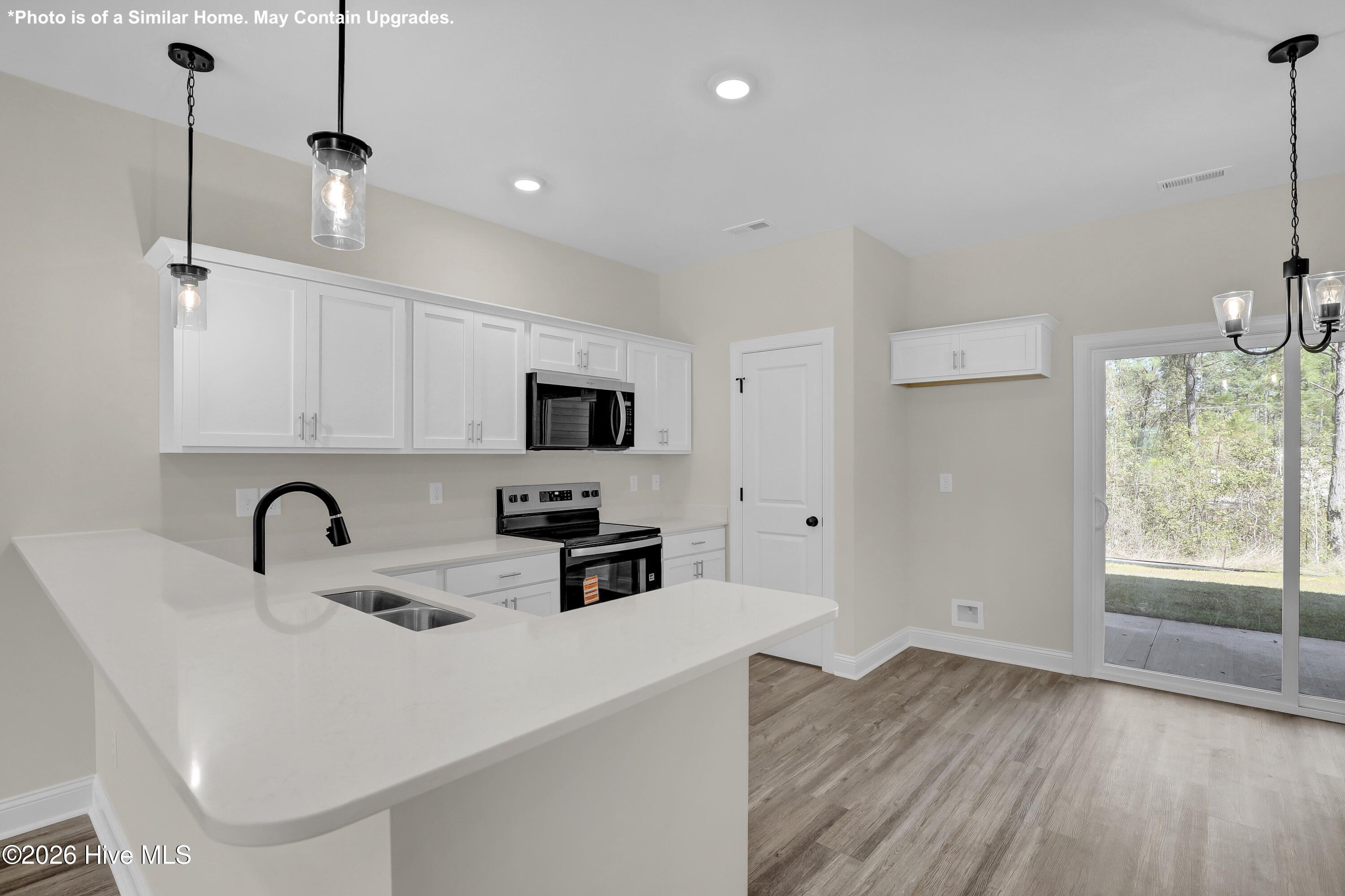 100537569 | Photo 15