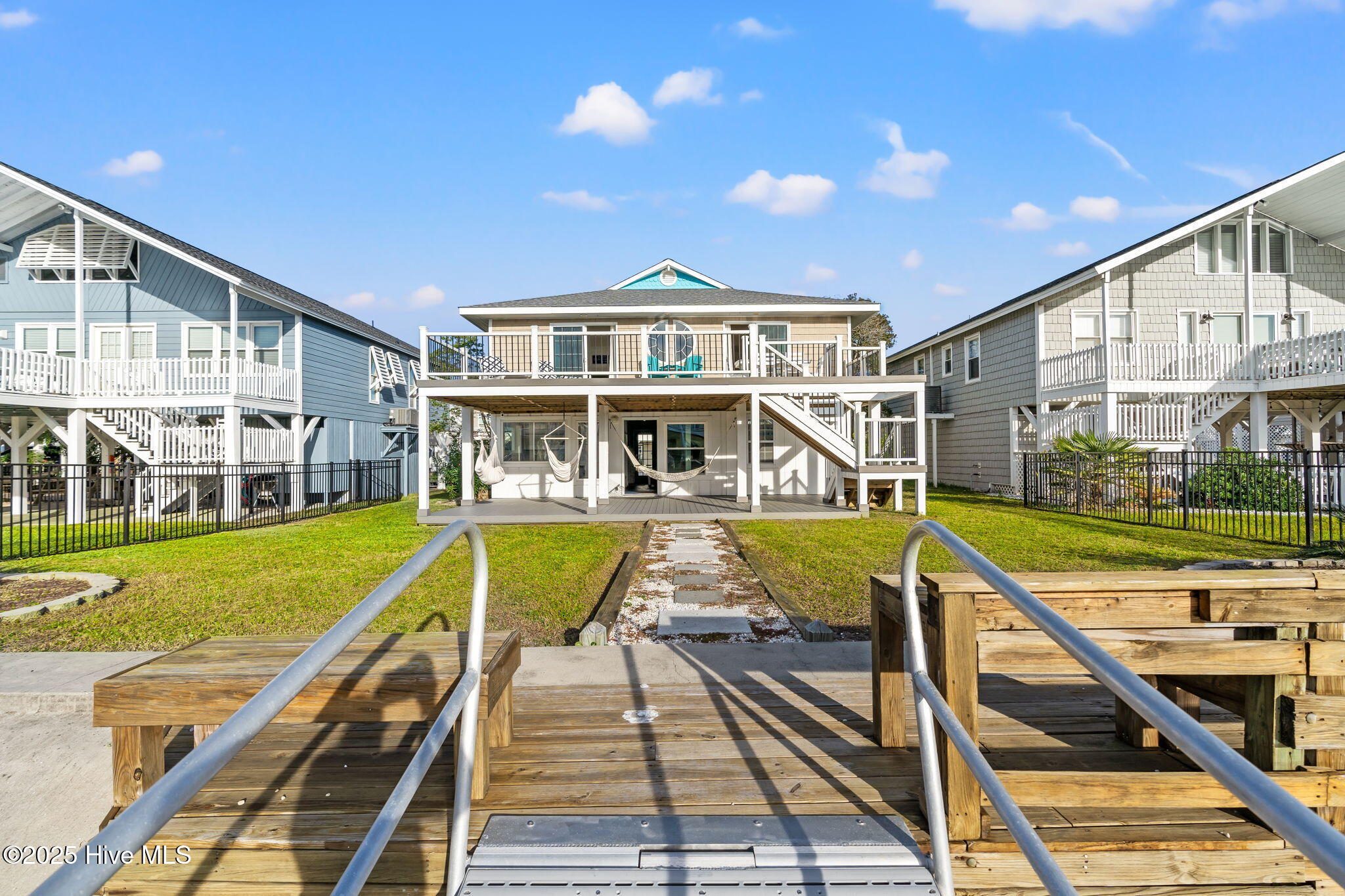 100542340 | Photo 41