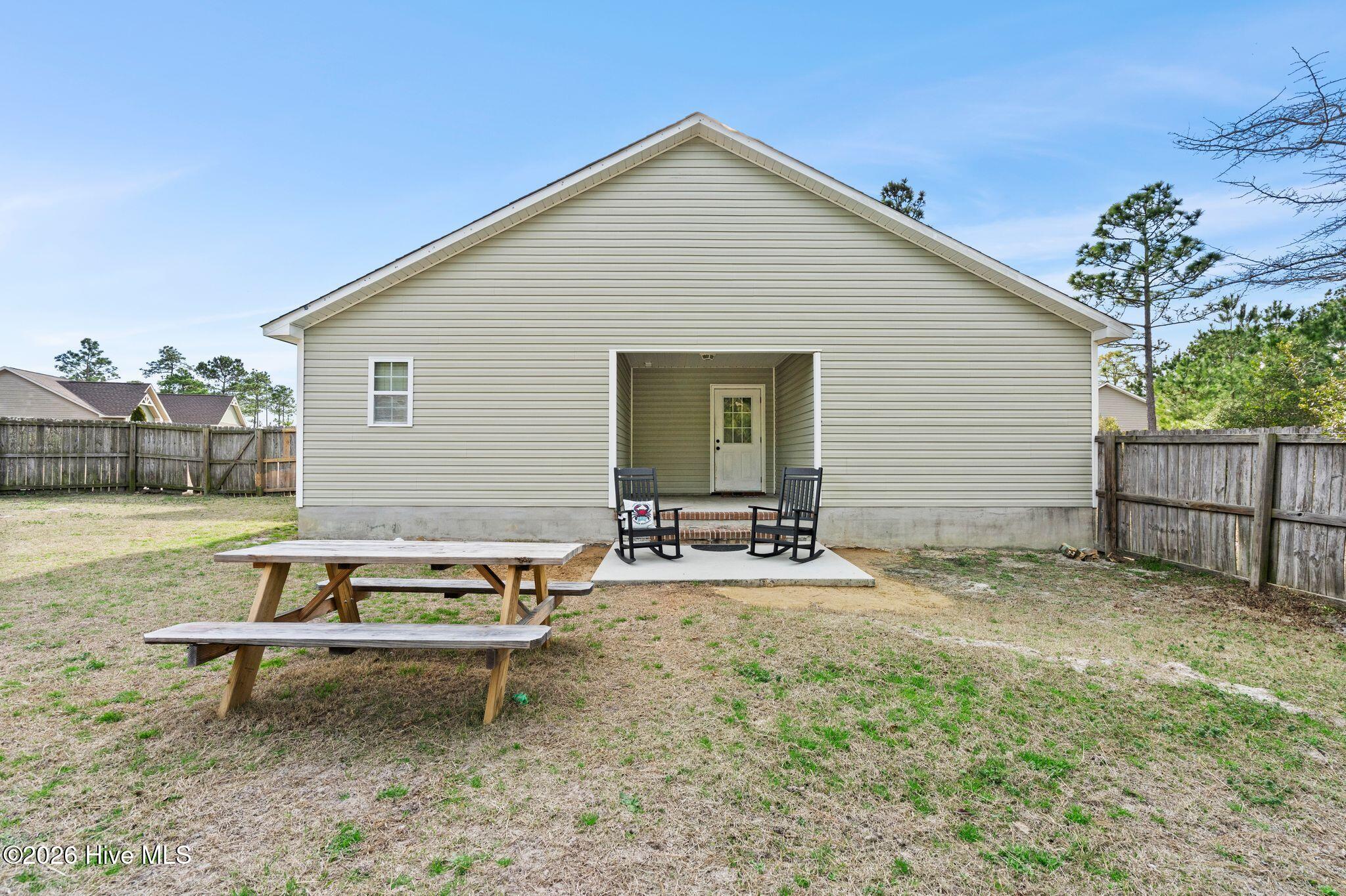 100556987 | Photo 38