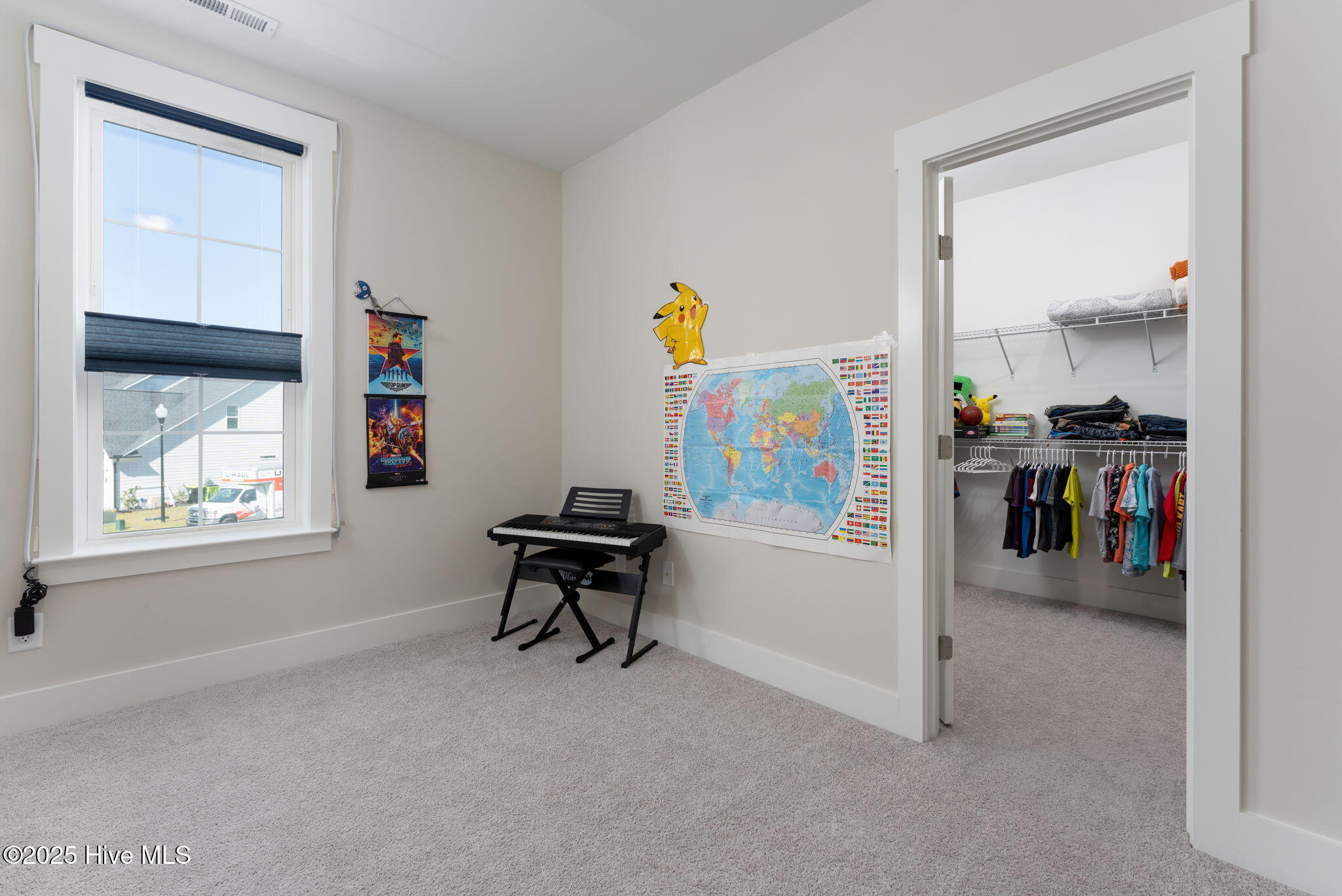 100527863 | Photo 42