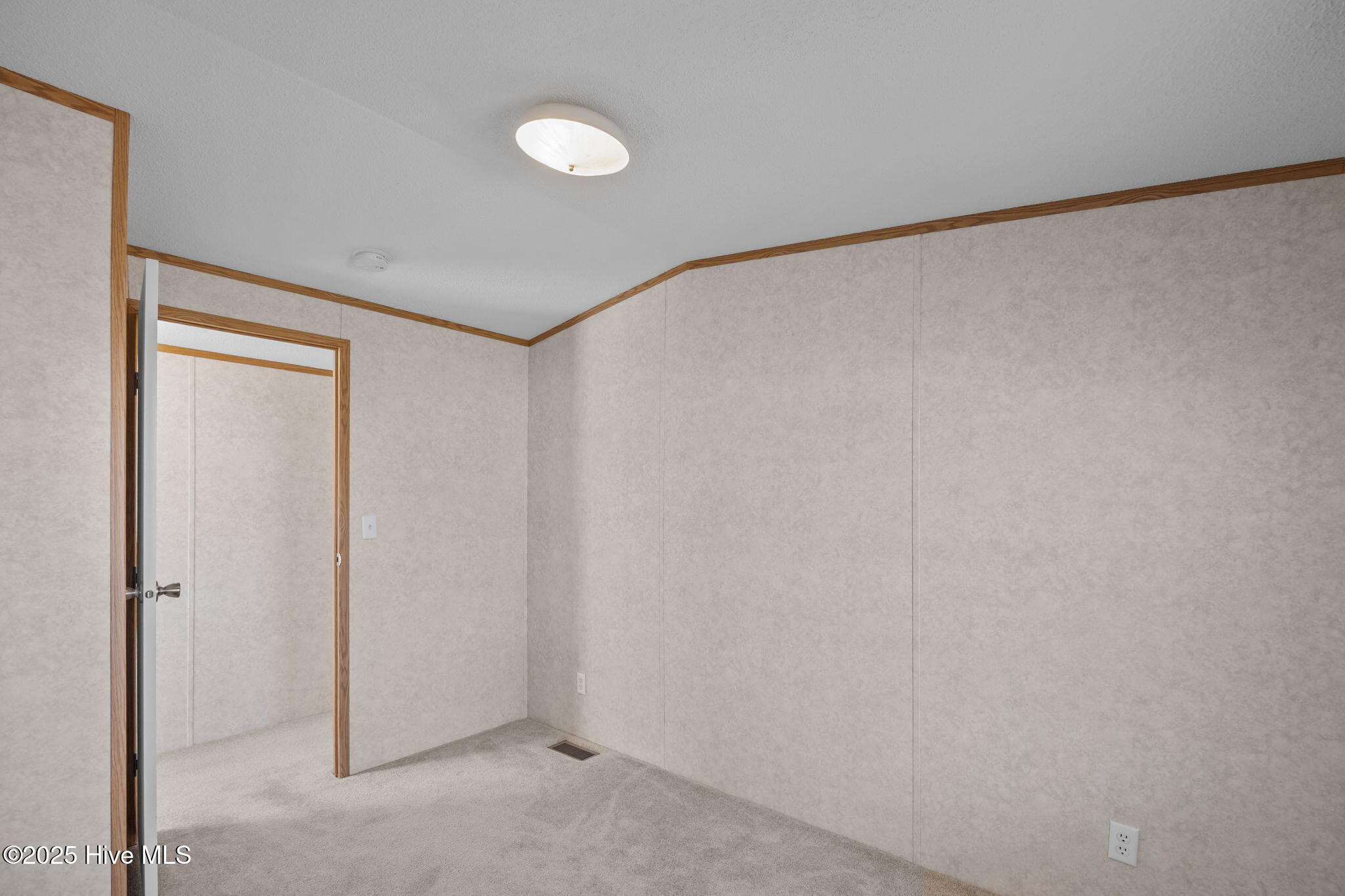 100545328 | Photo 25