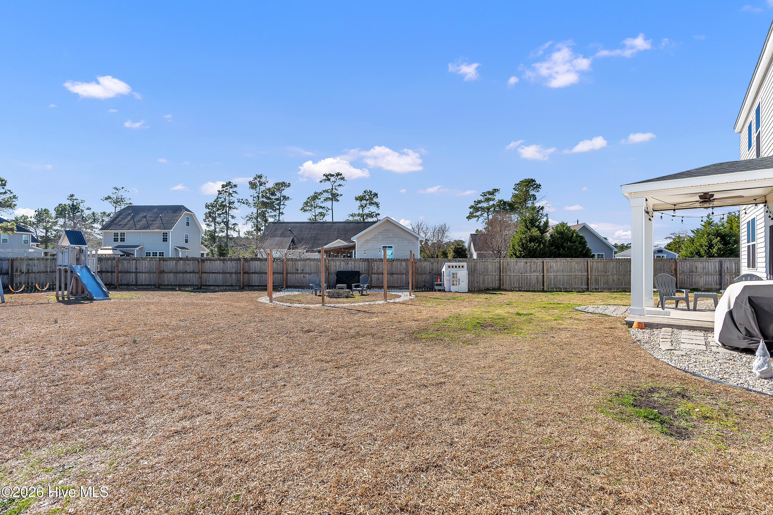 100566943 | Photo 44