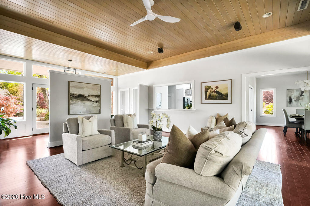 100565103 | Photo 16