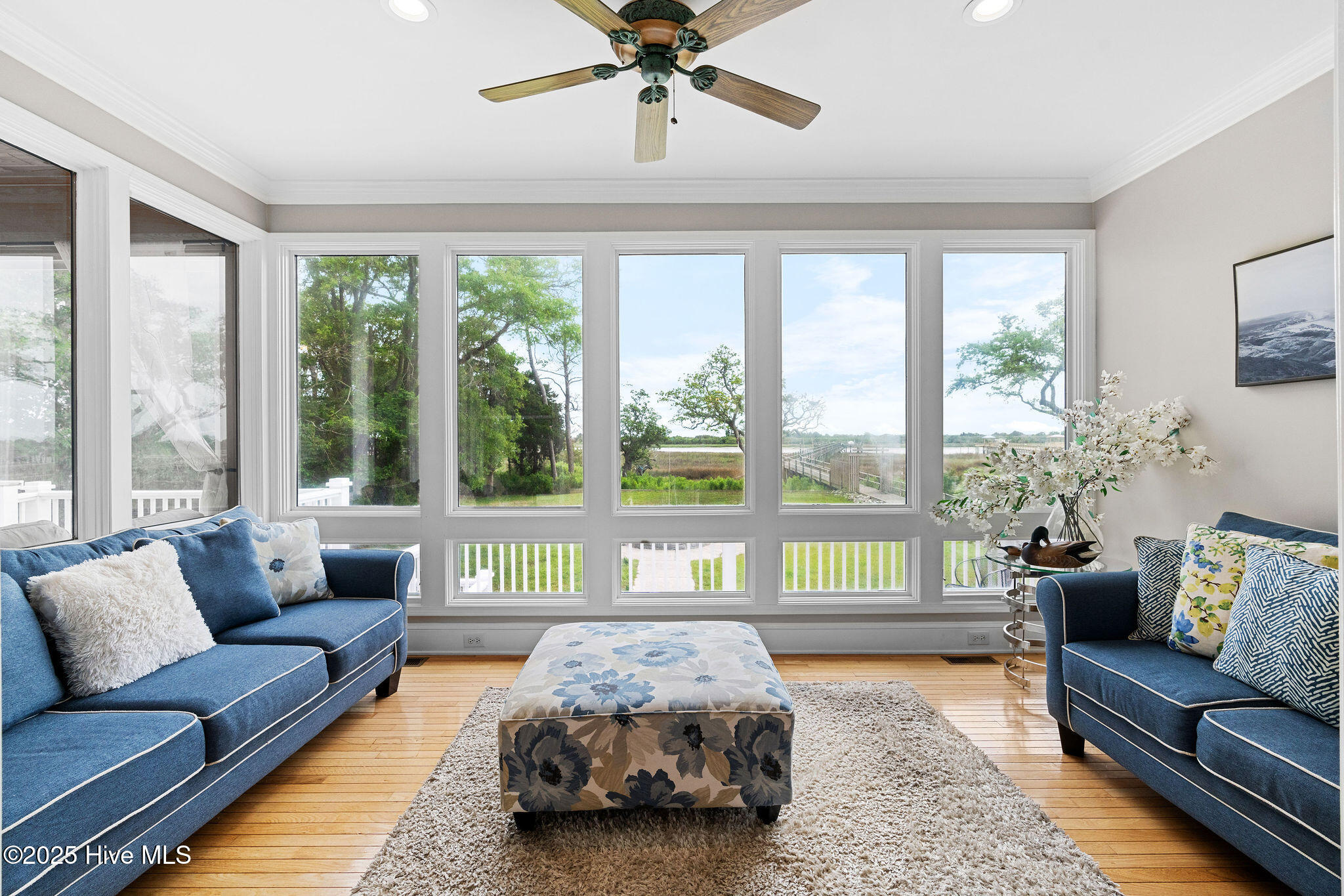 100556700 | Photo 27