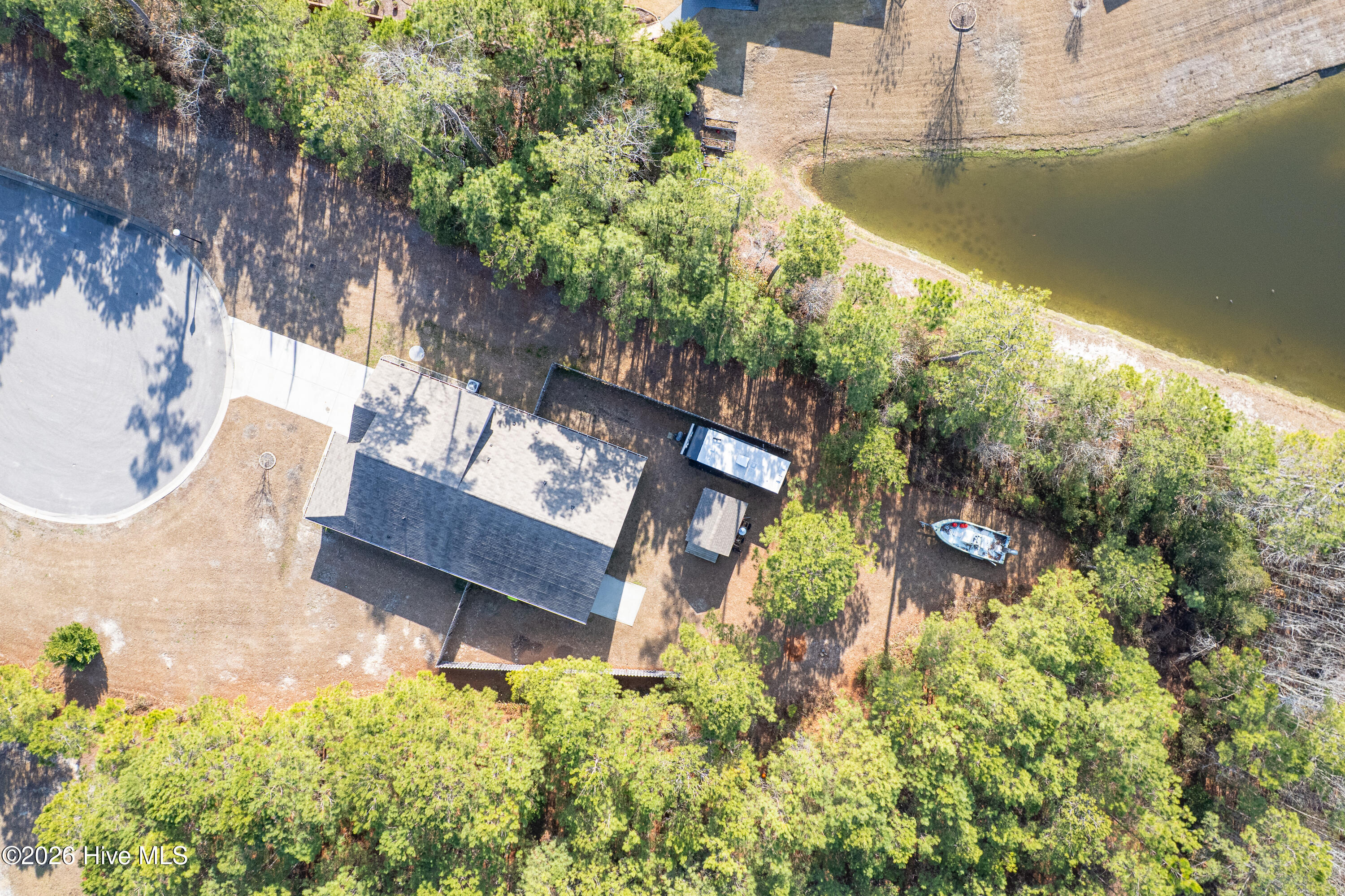 100549305 | Photo 48