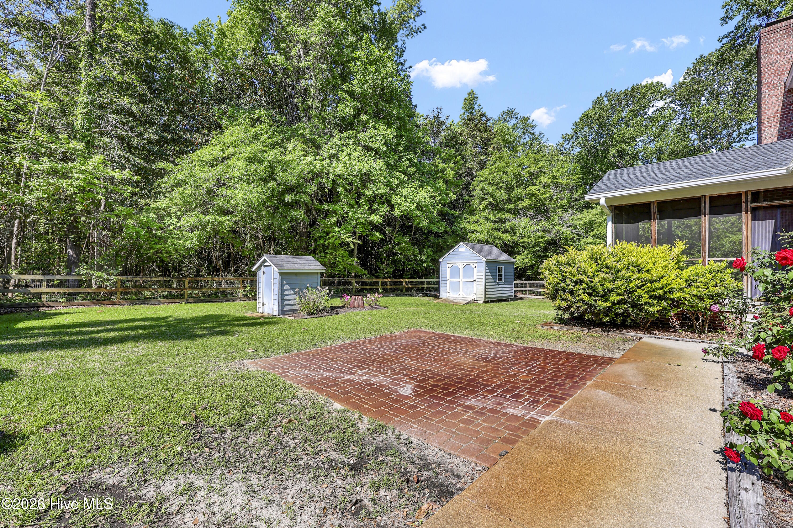 100568630 | Photo 25