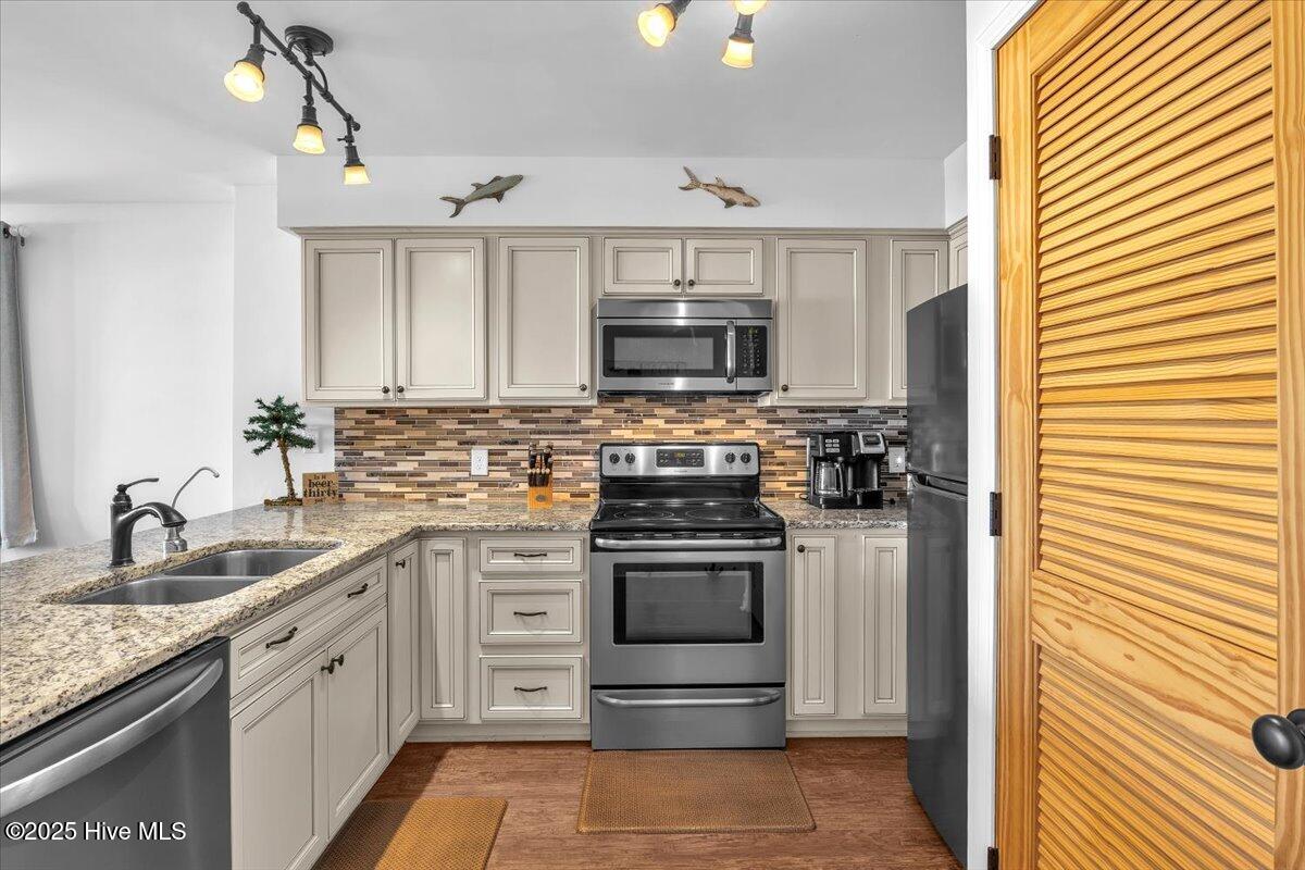 04-Final 601 Canal Dr Unit 6- RJREM-7665