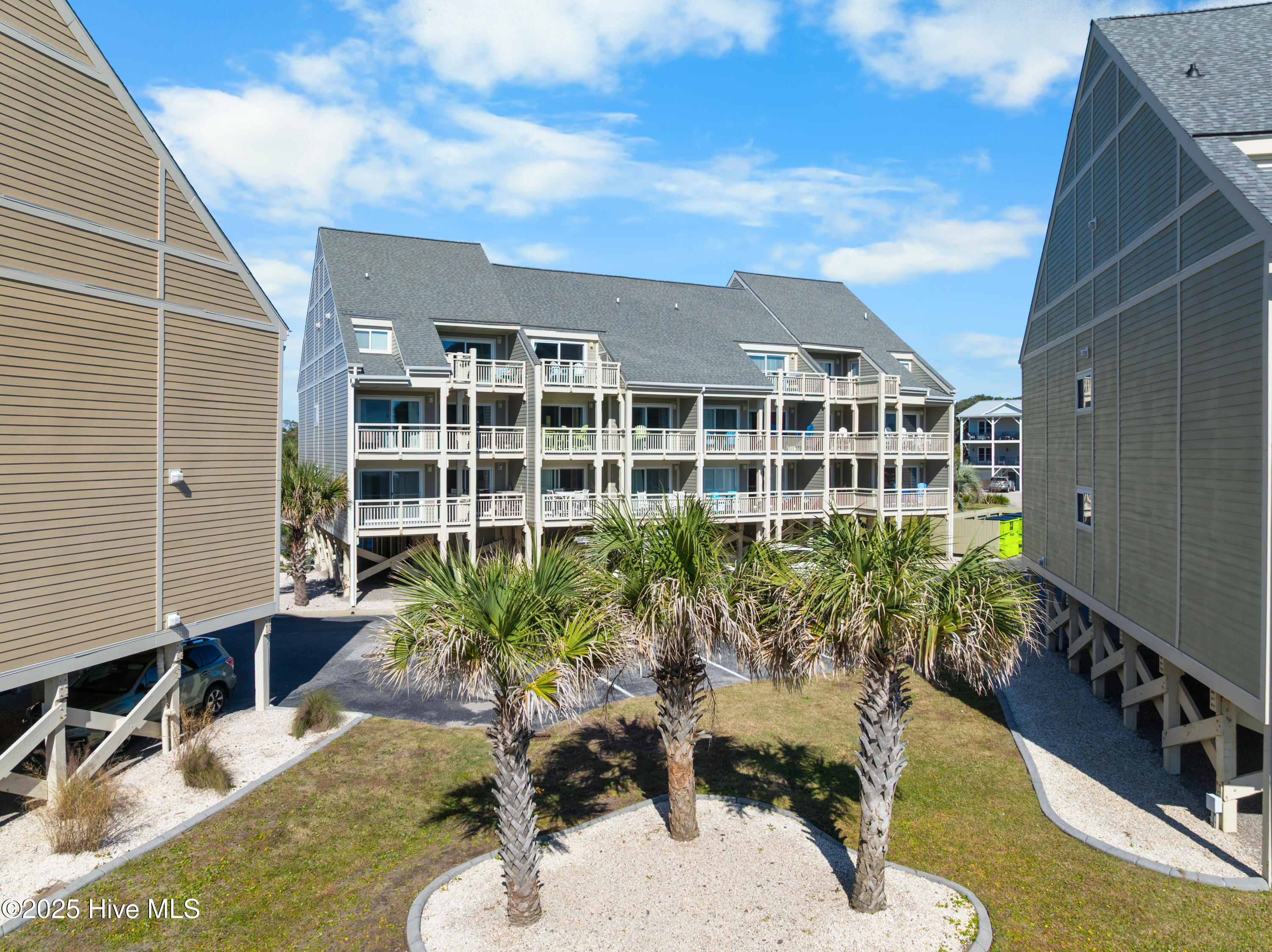 100539847 | Photo 49