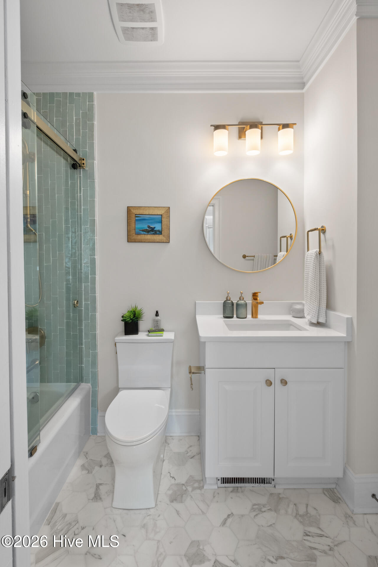 100567565 | Photo 40