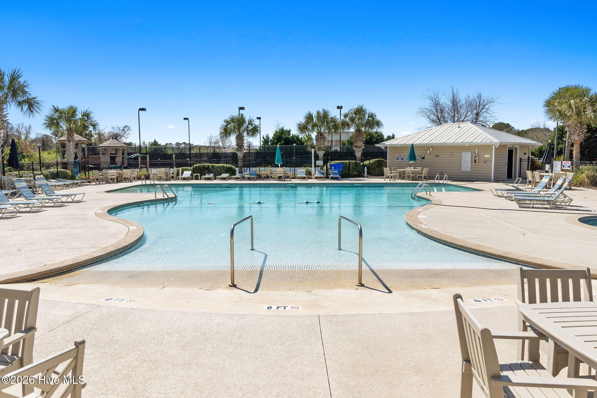 100561861 | Photo 56