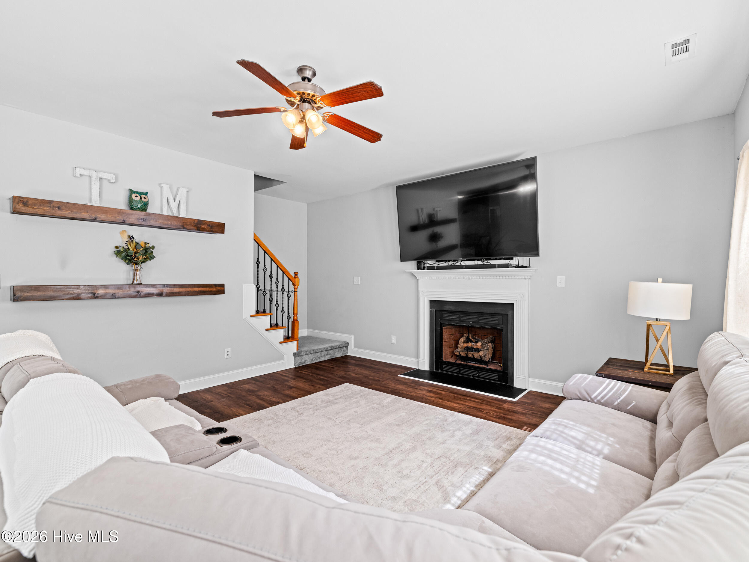 100566997 | Photo 26