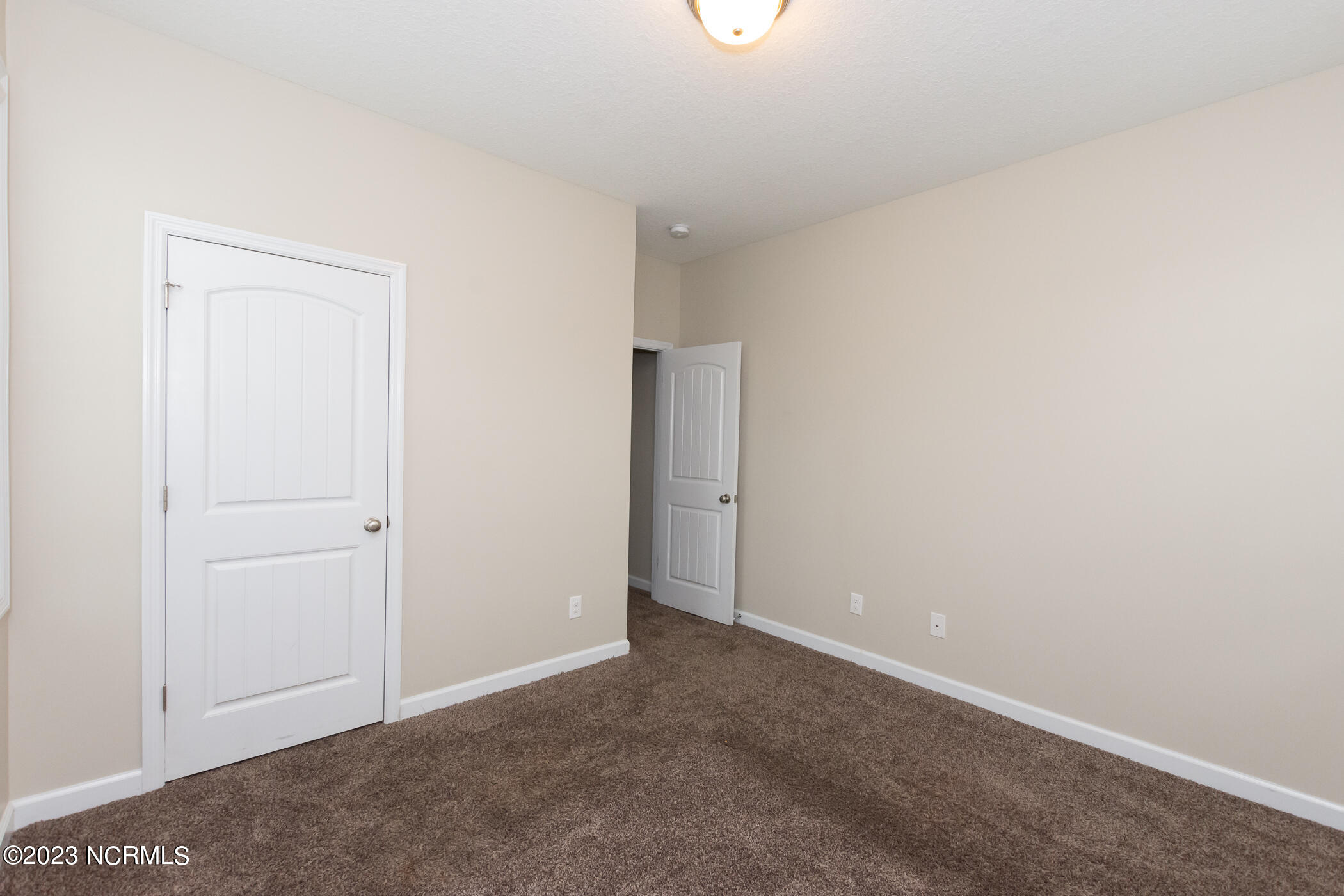 100543785 | Photo 29