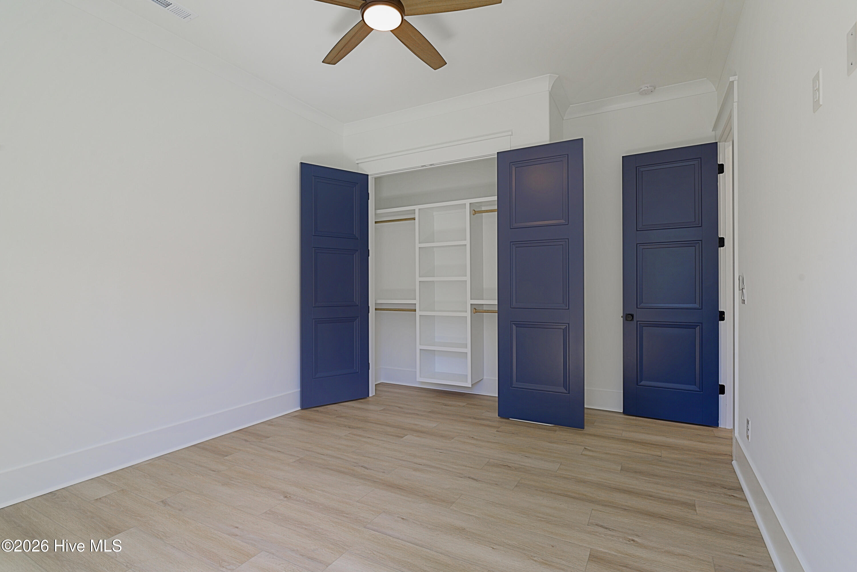 100563417 | Photo 16