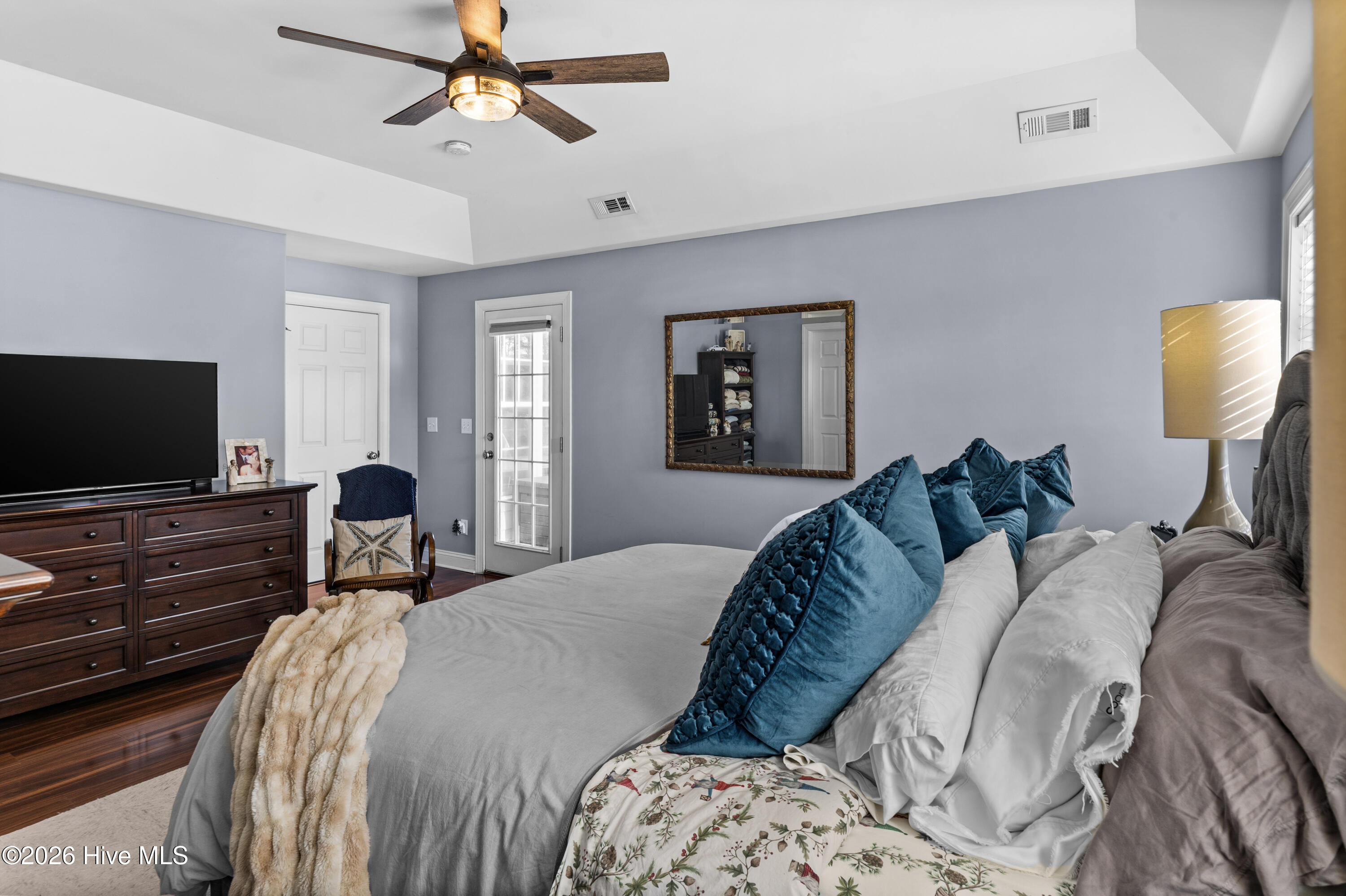 100550440 | Photo 36