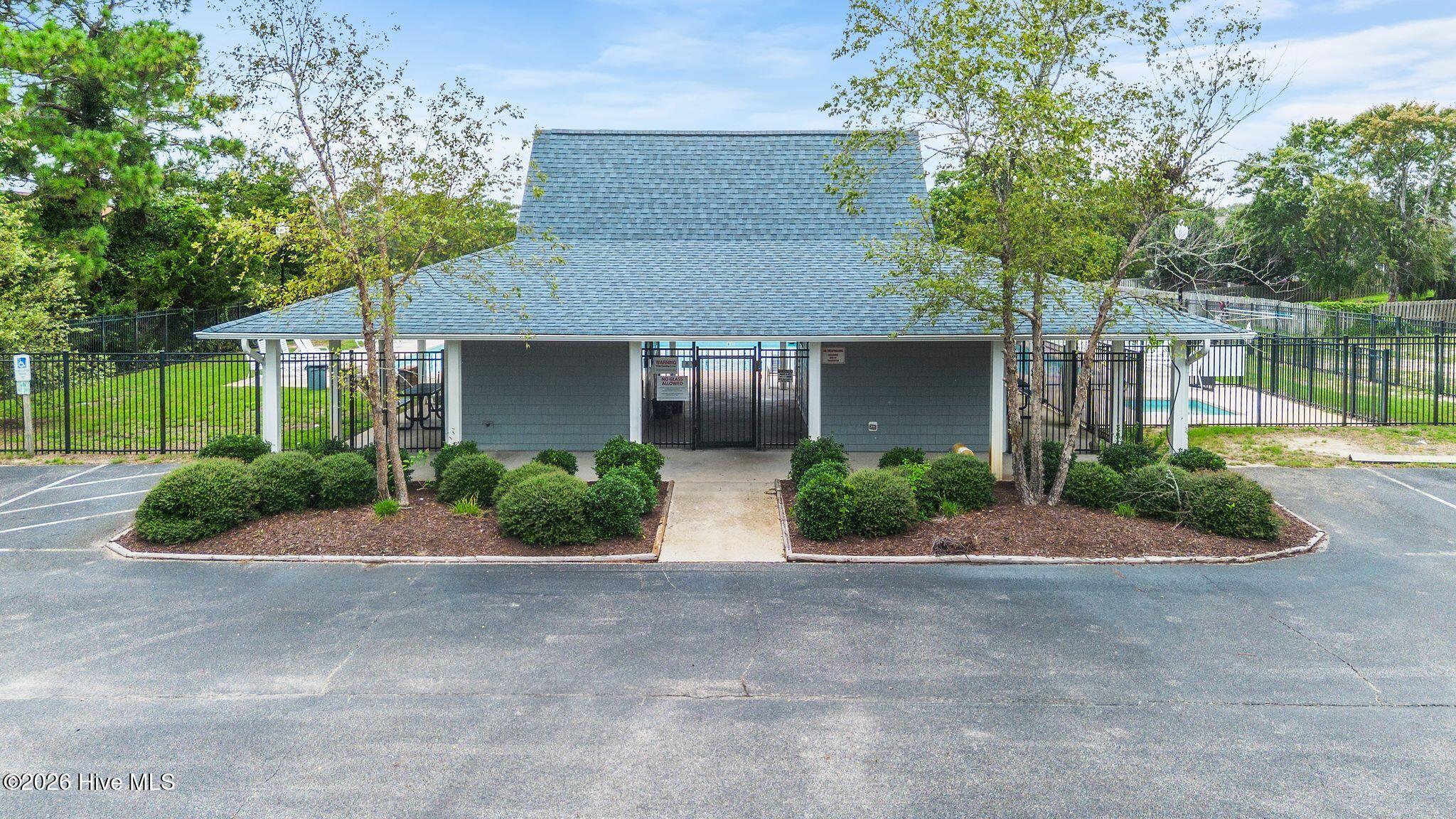 100554747 | Photo 64