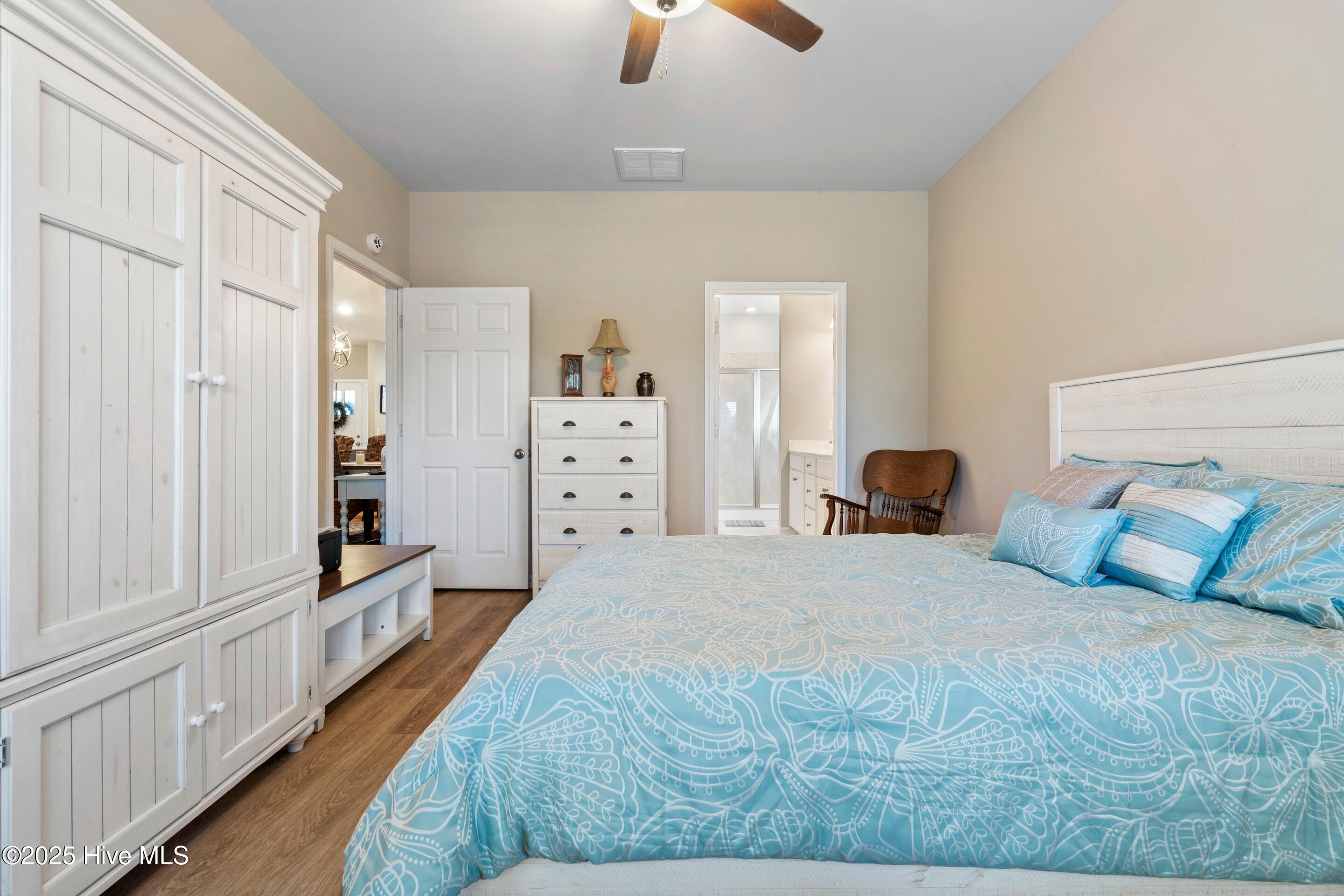 100537197 | Photo 25