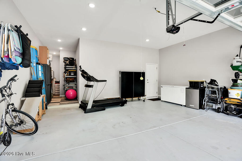 100558755 | Photo 35